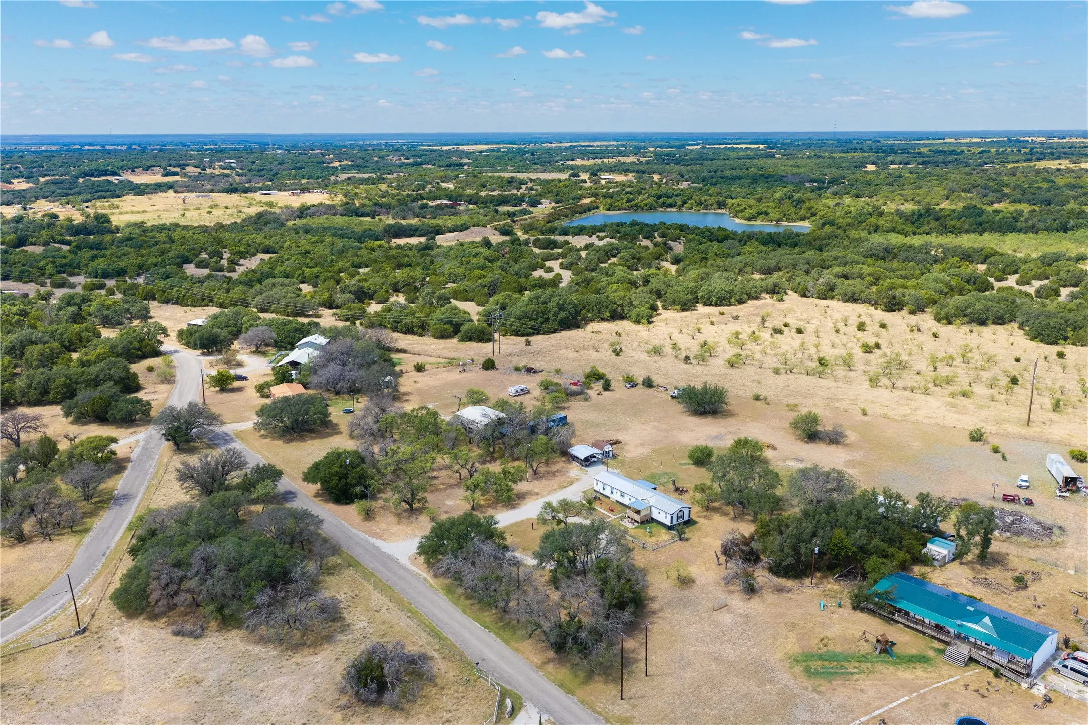 Mobile Home For Sale in Brown County , 375 Whispering Oaks Lane, Early, Texas 76802, 3 Bedroom, 2 Bathroom, Garage spaces, 1,368 Sqft, built in 1996, mls#21378887, Real Estate Agent in Early, Homes For Sale in Brown county, Homes For Sale in Early, Realtor in Early Texas, Real Estate Brokerage Independent Realty Texas, Luminita Cordes Realtor