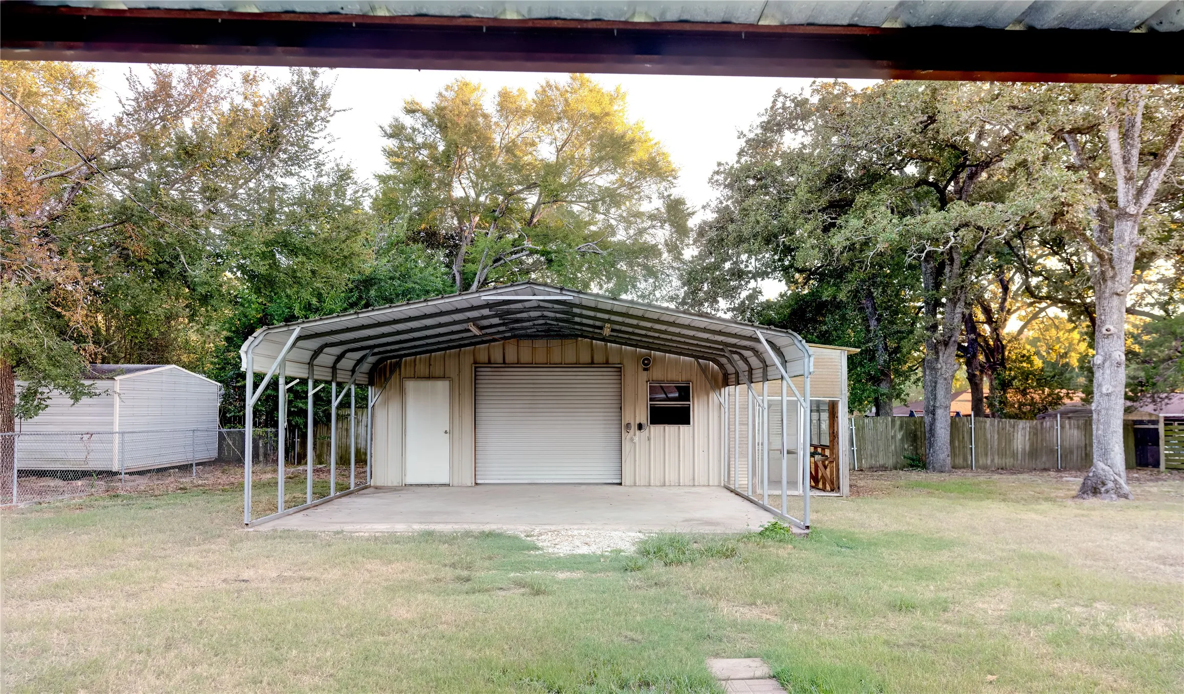 Single Family Residence For Sale in Freestone County , 575 Ferndale Lane, Fairfield, Texas 75840, 3 Bedroom, 2 Bathroom, Garage spaces, 1,488 Sqft, built in 1978, mls#21380064, Real Estate Agent in Fairfield, Homes For Sale in Freestone county, Homes For Sale in Fairfield, Realtor in Fairfield Texas, Real Estate Brokerage Independent Realty Texas, Luminita Cordes Realtor