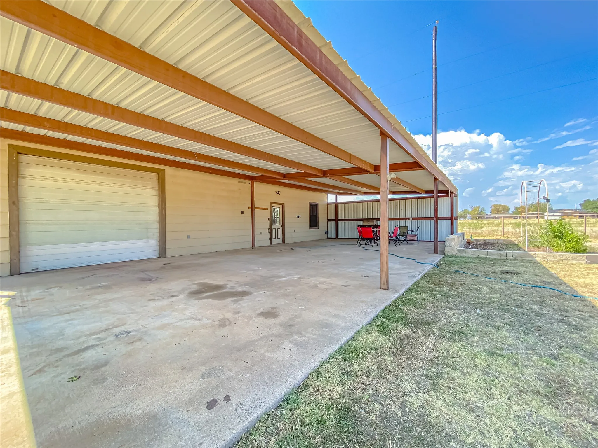 Single Family Residence For Sale in Taylor County , 520 Greenfield Road, Abilene, Texas 79602, 3 Bedroom, 2 Bathroom, 2 Garage spaces, 1,942 Sqft, built in 1974, mls#21377405, Real Estate Agent in Abilene, Homes For Sale in Taylor county, Homes For Sale in Abilene, Realtor in Abilene Texas, Real Estate Brokerage Independent Realty Texas, Luminita Cordes Realtor