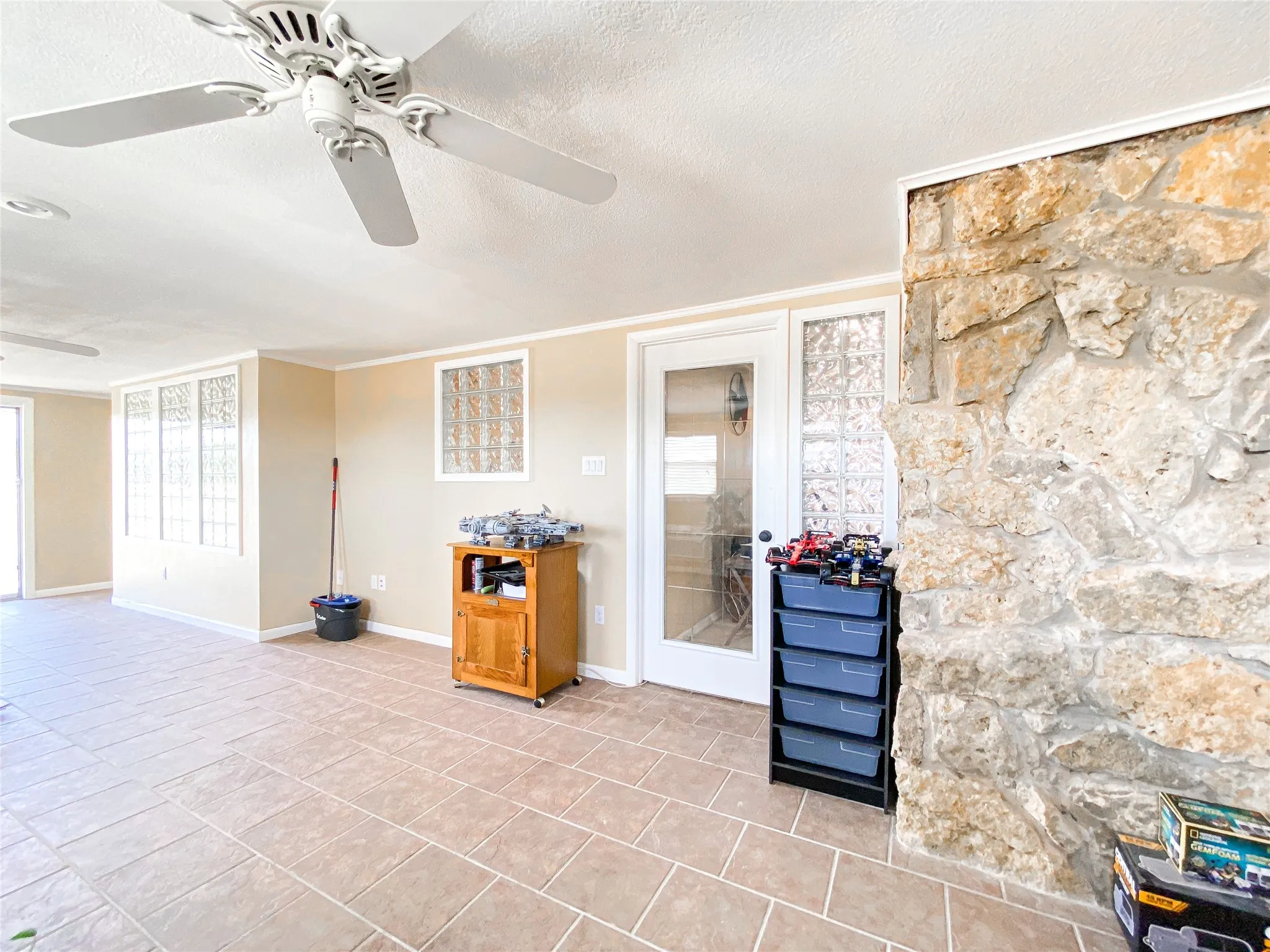 Single Family Residence For Sale in Taylor County , 520 Greenfield Road, Abilene, Texas 79602, 3 Bedroom, 2 Bathroom, 2 Garage spaces, 1,942 Sqft, built in 1974, mls#21377405, Real Estate Agent in Abilene, Homes For Sale in Taylor county, Homes For Sale in Abilene, Realtor in Abilene Texas, Real Estate Brokerage Independent Realty Texas, Luminita Cordes Realtor