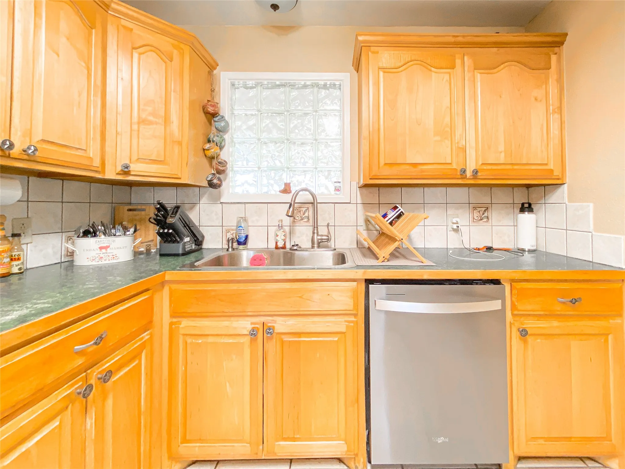 Single Family Residence For Sale in Taylor County , 520 Greenfield Road, Abilene, Texas 79602, 3 Bedroom, 2 Bathroom, 2 Garage spaces, 1,942 Sqft, built in 1974, mls#21377405, Real Estate Agent in Abilene, Homes For Sale in Taylor county, Homes For Sale in Abilene, Realtor in Abilene Texas, Real Estate Brokerage Independent Realty Texas, Luminita Cordes Realtor