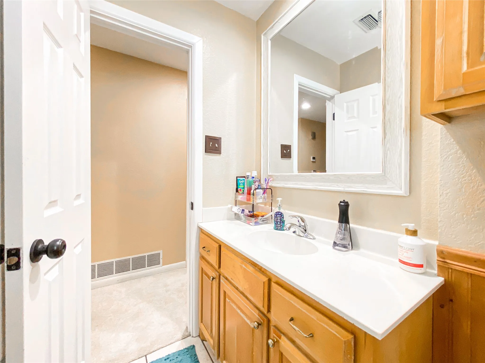 Single Family Residence For Sale in Taylor County , 520 Greenfield Road, Abilene, Texas 79602, 3 Bedroom, 2 Bathroom, 2 Garage spaces, 1,942 Sqft, built in 1974, mls#21377405, Real Estate Agent in Abilene, Homes For Sale in Taylor county, Homes For Sale in Abilene, Realtor in Abilene Texas, Real Estate Brokerage Independent Realty Texas, Luminita Cordes Realtor