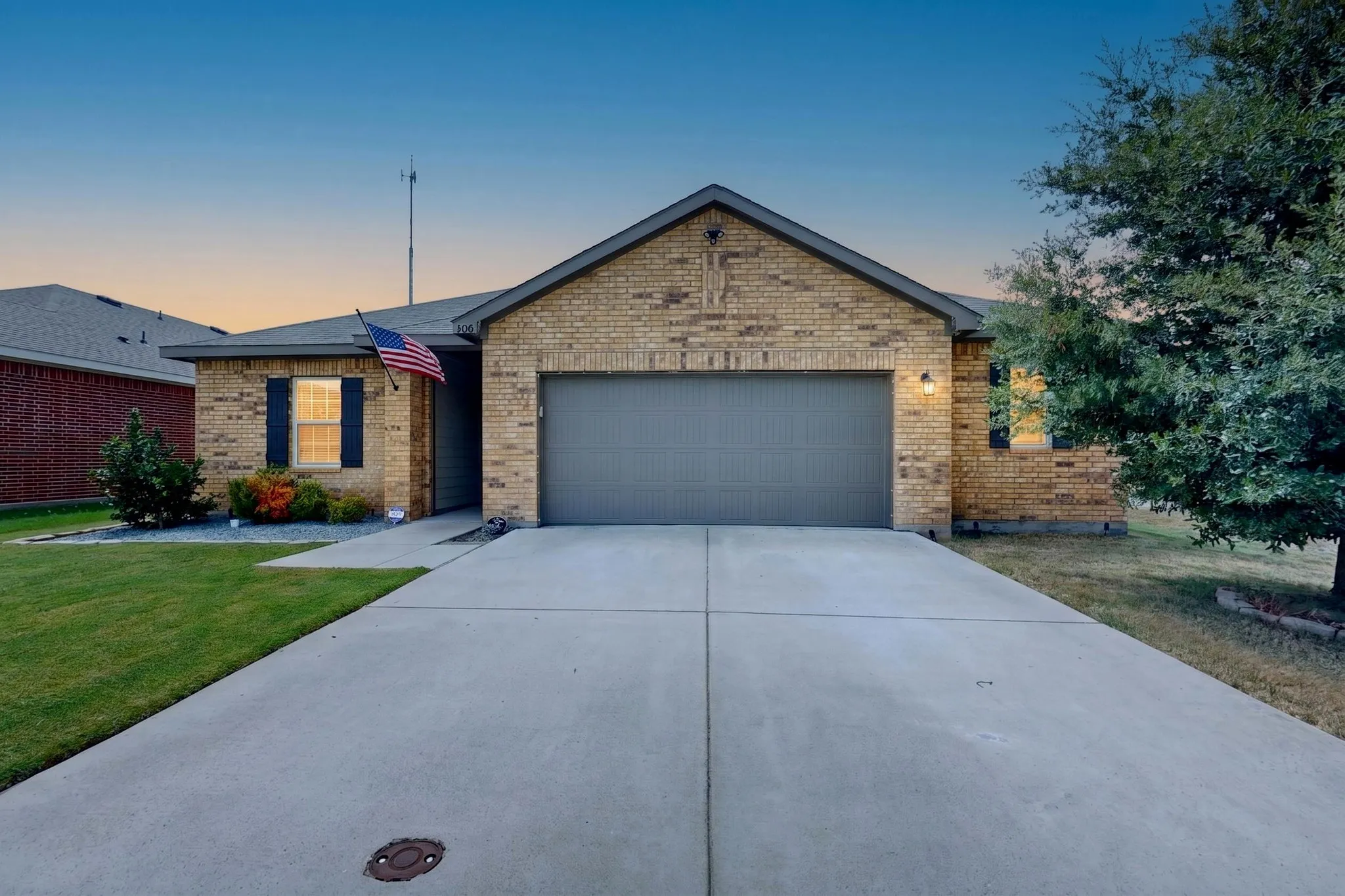 Single Family Residence For Sale in Ellis County , 300 Concho River Drive, Glenn Heights, Texas 75154, 4 Bedroom, 2 Bathroom, 2 Garage spaces, 1,860 Sqft, built in 2021, mls#21377559, Real Estate Agent in Glenn Heights, Homes For Sale in Ellis county, Homes For Sale in Glenn Heights, Realtor in Glenn Heights Texas, Real Estate Brokerage Independent Realty Texas, Luminita Cordes Realtor