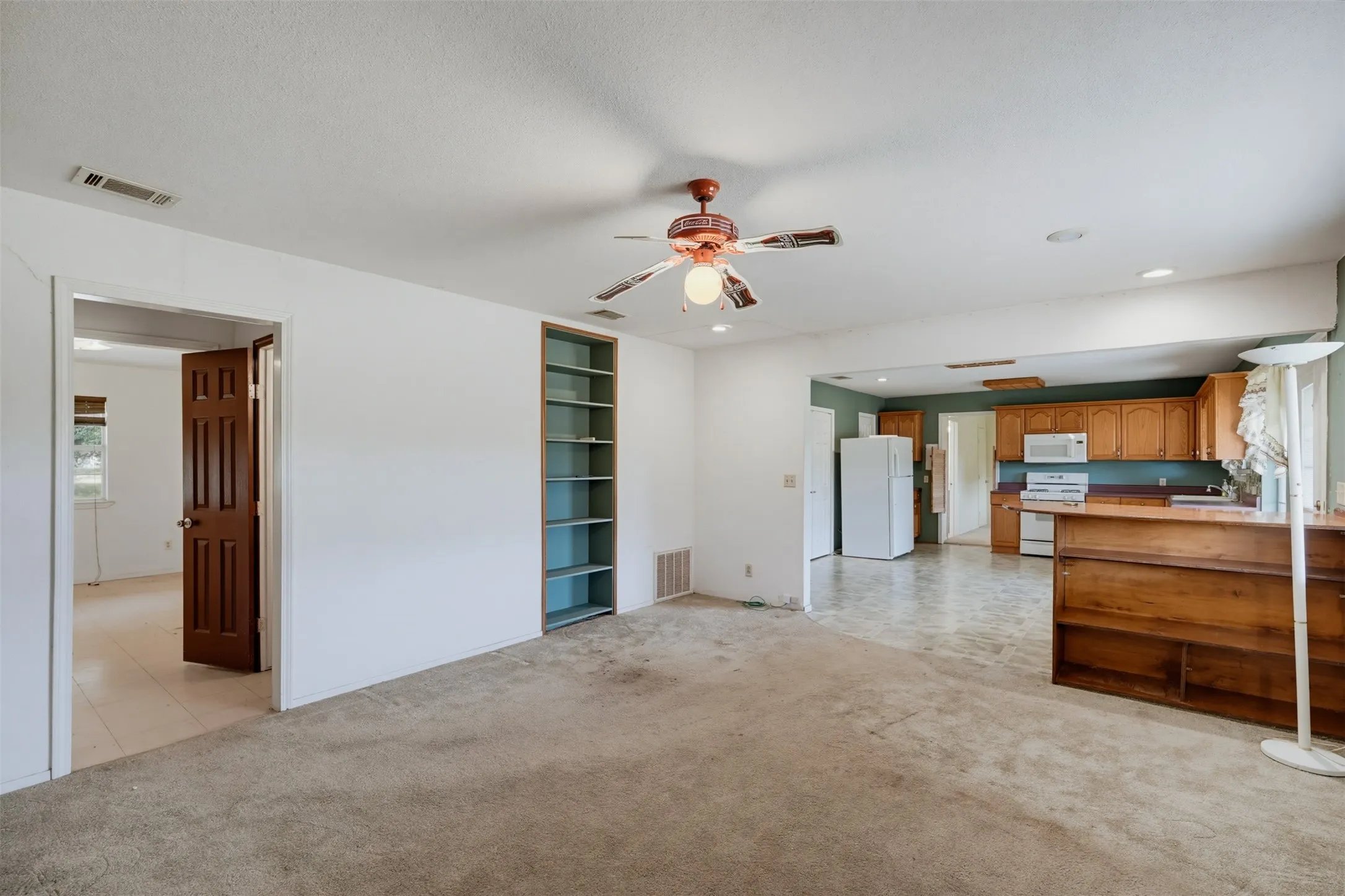 Single Family Residence For Sale in Johnson County , 545 County Road 1110a, Cleburne, Texas 76031, 3 Bedroom, 2 Bathroom, Garage spaces, 1,700 Sqft, built in 1998, mls#21380071, Real Estate Agent in Cleburne, Homes For Sale in Johnson county, Homes For Sale in Cleburne, Realtor in Cleburne Texas, Real Estate Brokerage Independent Realty Texas, Luminita Cordes Realtor
