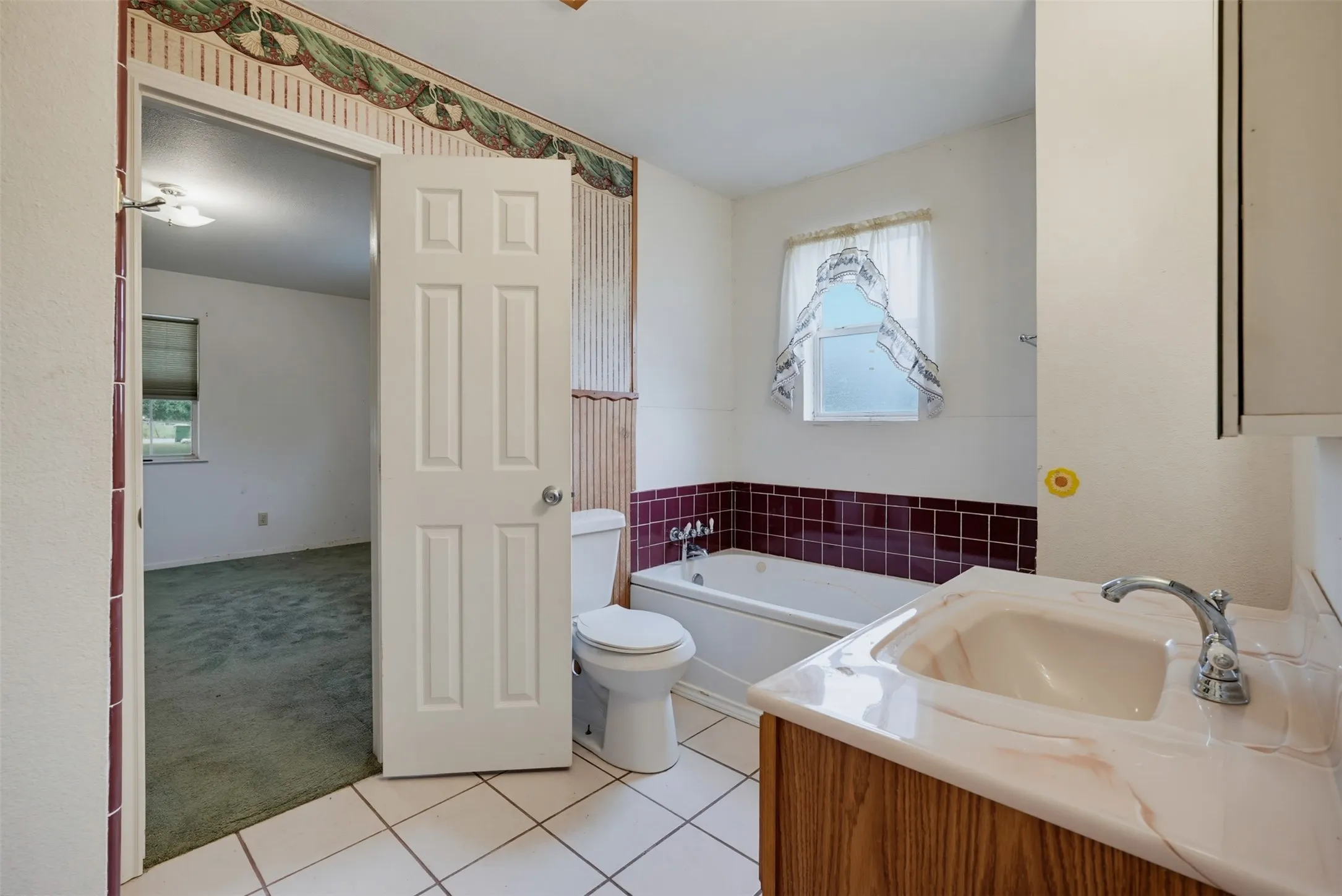 Single Family Residence For Sale in Johnson County , 545 County Road 1110a, Cleburne, Texas 76031, 3 Bedroom, 2 Bathroom, Garage spaces, 1,700 Sqft, built in 1998, mls#21380071, Real Estate Agent in Cleburne, Homes For Sale in Johnson county, Homes For Sale in Cleburne, Realtor in Cleburne Texas, Real Estate Brokerage Independent Realty Texas, Luminita Cordes Realtor