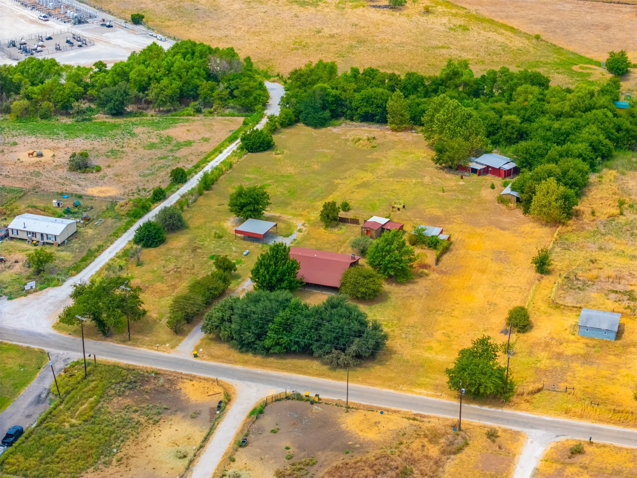 Single Family Residence For Sale in Johnson County , 545 County Road 1110a, Cleburne, Texas 76031, 3 Bedroom, 2 Bathroom, Garage spaces, 1,700 Sqft, built in 1998, mls#21380071, Real Estate Agent in Cleburne, Homes For Sale in Johnson county, Homes For Sale in Cleburne, Realtor in Cleburne Texas, Real Estate Brokerage Independent Realty Texas, Luminita Cordes Realtor