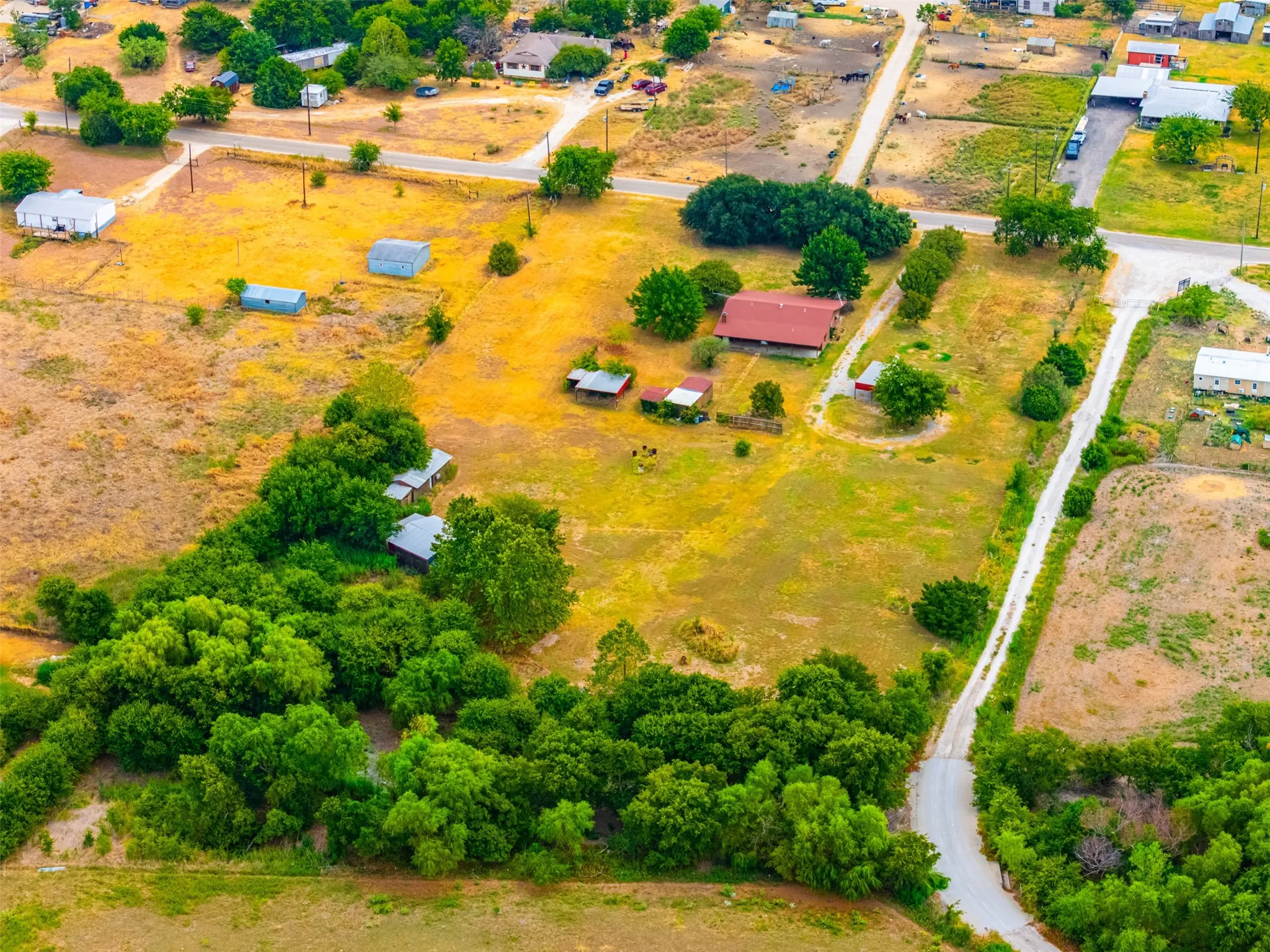 Single Family Residence For Sale in Johnson County , 545 County Road 1110a, Cleburne, Texas 76031, 3 Bedroom, 2 Bathroom, Garage spaces, 1,700 Sqft, built in 1998, mls#21380071, Real Estate Agent in Cleburne, Homes For Sale in Johnson county, Homes For Sale in Cleburne, Realtor in Cleburne Texas, Real Estate Brokerage Independent Realty Texas, Luminita Cordes Realtor
