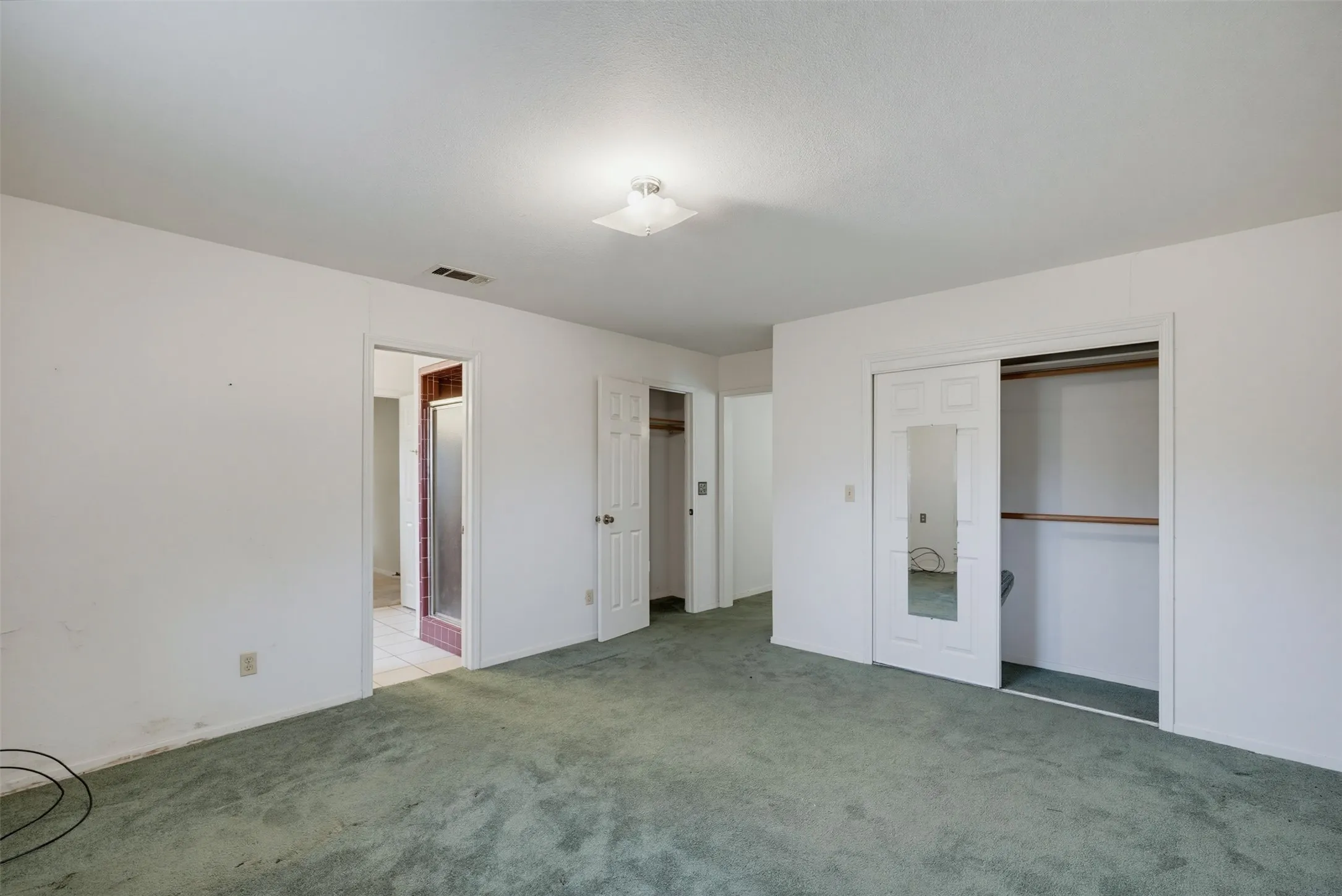 Single Family Residence For Sale in Johnson County , 545 County Road 1110a, Cleburne, Texas 76031, 3 Bedroom, 2 Bathroom, Garage spaces, 1,700 Sqft, built in 1998, mls#21380071, Real Estate Agent in Cleburne, Homes For Sale in Johnson county, Homes For Sale in Cleburne, Realtor in Cleburne Texas, Real Estate Brokerage Independent Realty Texas, Luminita Cordes Realtor