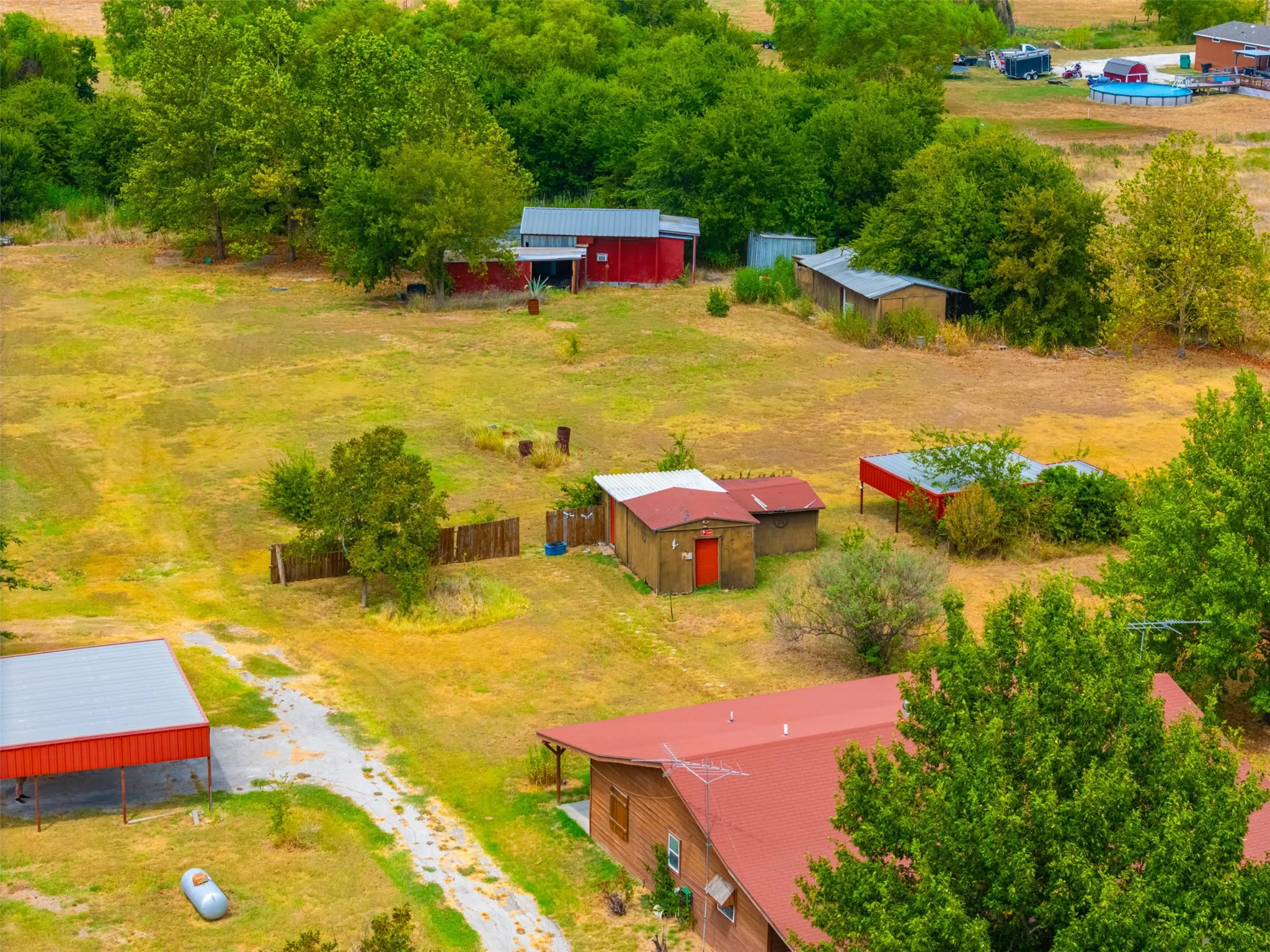Single Family Residence For Sale in Johnson County , 545 County Road 1110a, Cleburne, Texas 76031, 3 Bedroom, 2 Bathroom, Garage spaces, 1,700 Sqft, built in 1998, mls#21380071, Real Estate Agent in Cleburne, Homes For Sale in Johnson county, Homes For Sale in Cleburne, Realtor in Cleburne Texas, Real Estate Brokerage Independent Realty Texas, Luminita Cordes Realtor