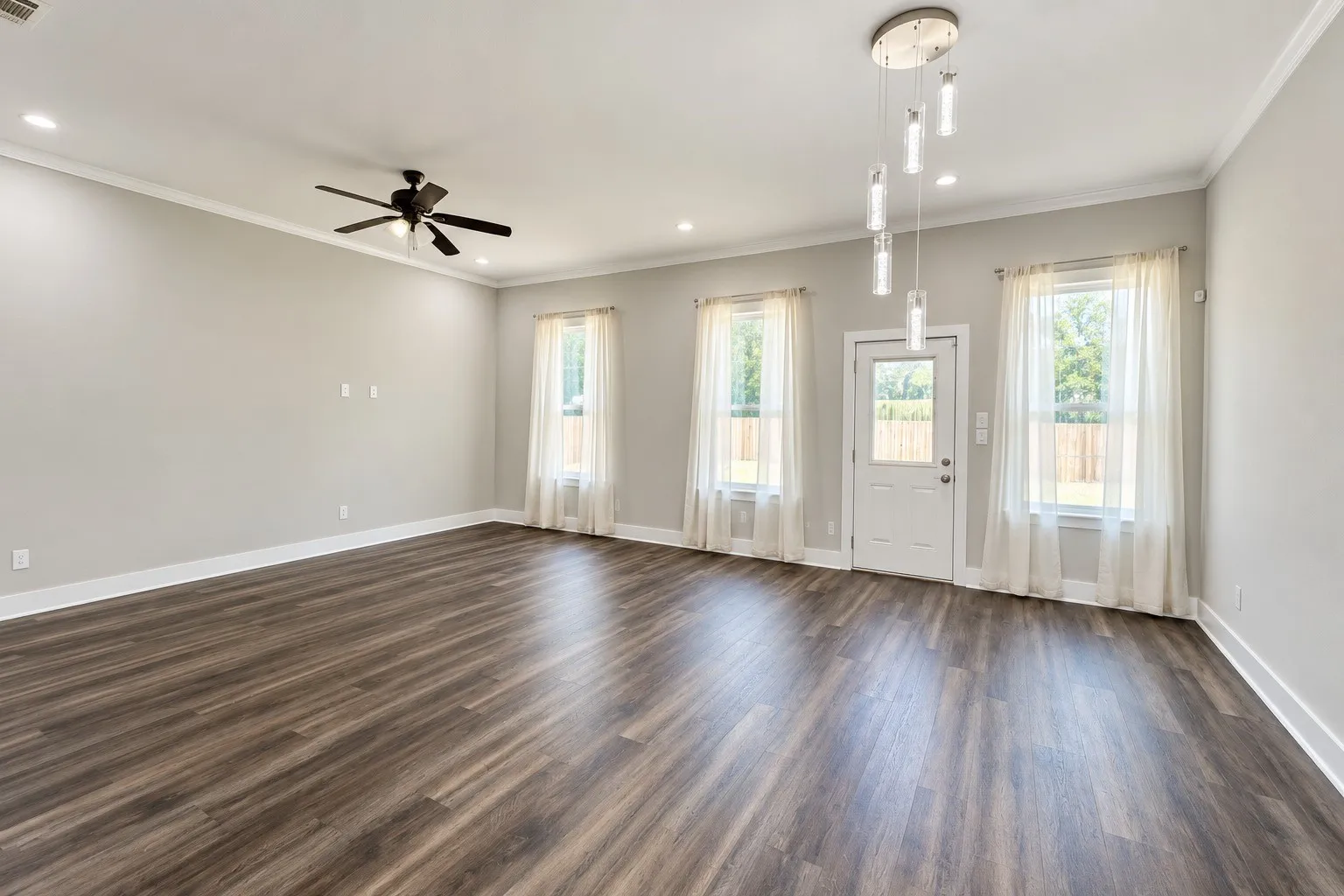 Single Family Residence For Rent in Dallas County , 4520 Garrison Avenue, Dallas, Texas 75216, 4 Bedroom, 2 Bathroom, 2 Garage spaces, 1,688 Sqft, built in 2021, mls#21380074, Real Estate Agent in Dallas, Homes For Rent in Dallas county, Homes For Rent in Dallas, Realtor in Dallas Texas, Real Estate Brokerage Independent Realty Texas, Luminita Cordes Realtor