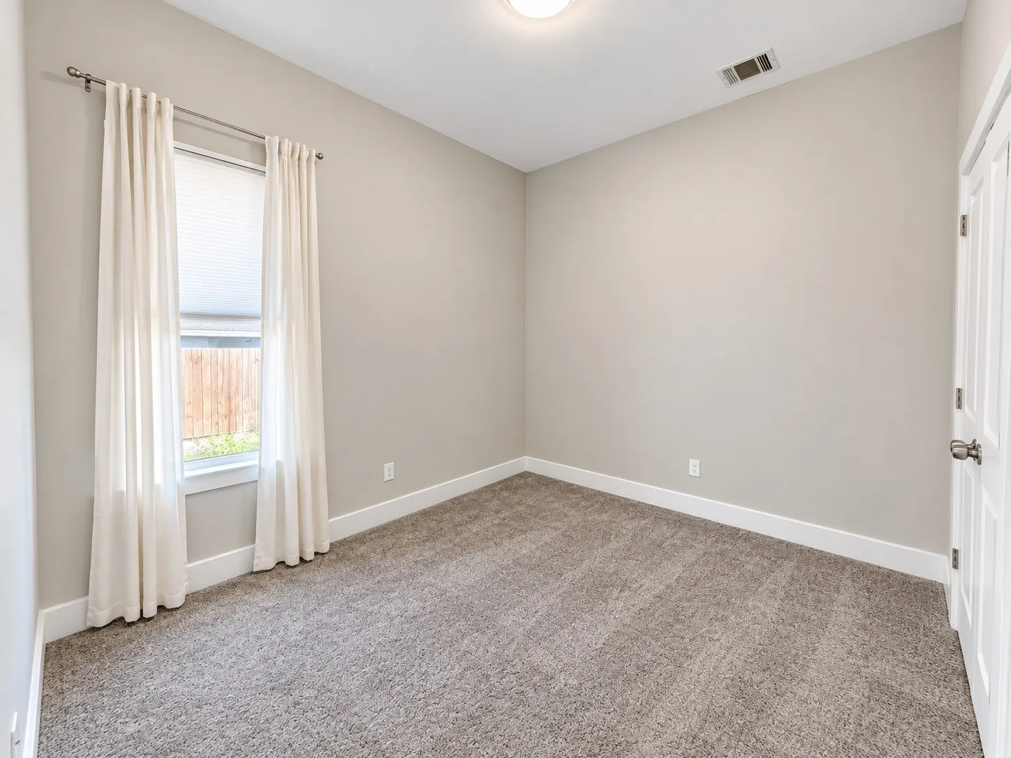 Single Family Residence For Rent in Dallas County , 4520 Garrison Avenue, Dallas, Texas 75216, 4 Bedroom, 2 Bathroom, 2 Garage spaces, 1,688 Sqft, built in 2021, mls#21380074, Real Estate Agent in Dallas, Homes For Rent in Dallas county, Homes For Rent in Dallas, Realtor in Dallas Texas, Real Estate Brokerage Independent Realty Texas, Luminita Cordes Realtor