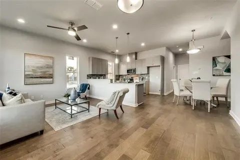 Townhouse For Rent in Collin County , 5805 Rivendell Drive, Frisco, Texas 75035, 4 Bedroom, 3 Bathroom, 2 Garage spaces, 2,243 Sqft, built in 2019, mls#21380075, Real Estate Agent in Frisco, Homes For Rent in Collin county, Homes For Rent in Frisco, Realtor in Frisco Texas, Real Estate Brokerage Independent Realty Texas, Luminita Cordes Realtor