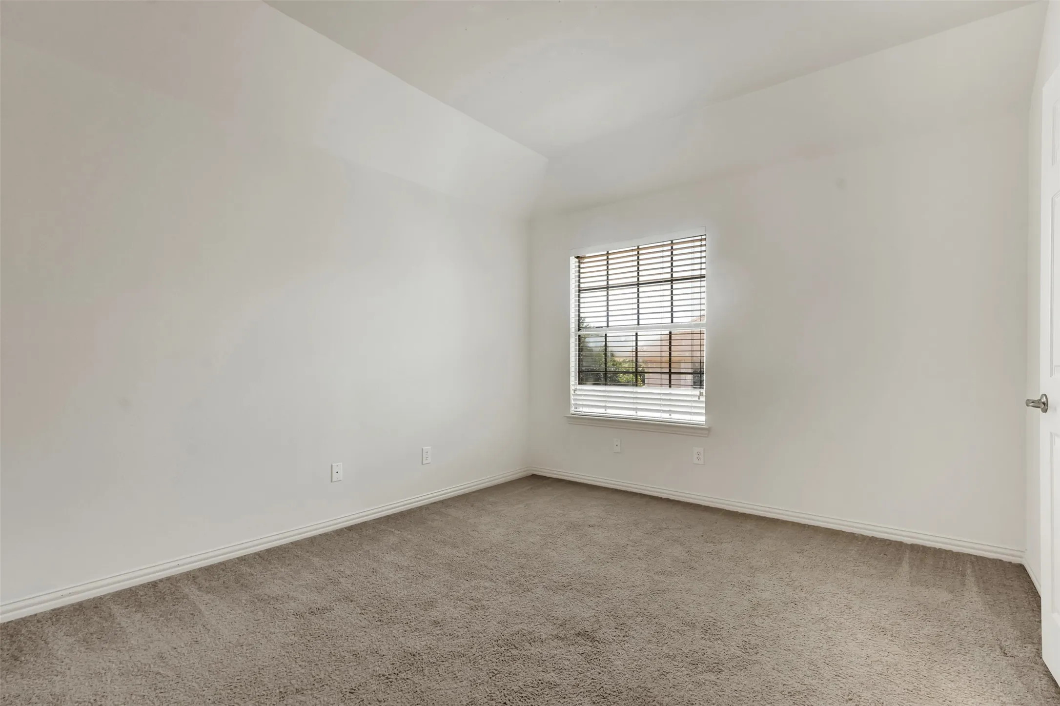 Single Family Residence For Sale in Collin County , 1910 Saint Johns Avenue, Allen, Texas 75002, 4 Bedroom, 4 Bathroom, 3 Garage spaces, 3,716 Sqft, built in 2005, mls#21380081, Real Estate Agent in Allen, Homes For Sale in Collin county, Homes For Sale in Allen, Realtor in Allen Texas, Real Estate Brokerage Independent Realty Texas, Luminita Cordes Realtor