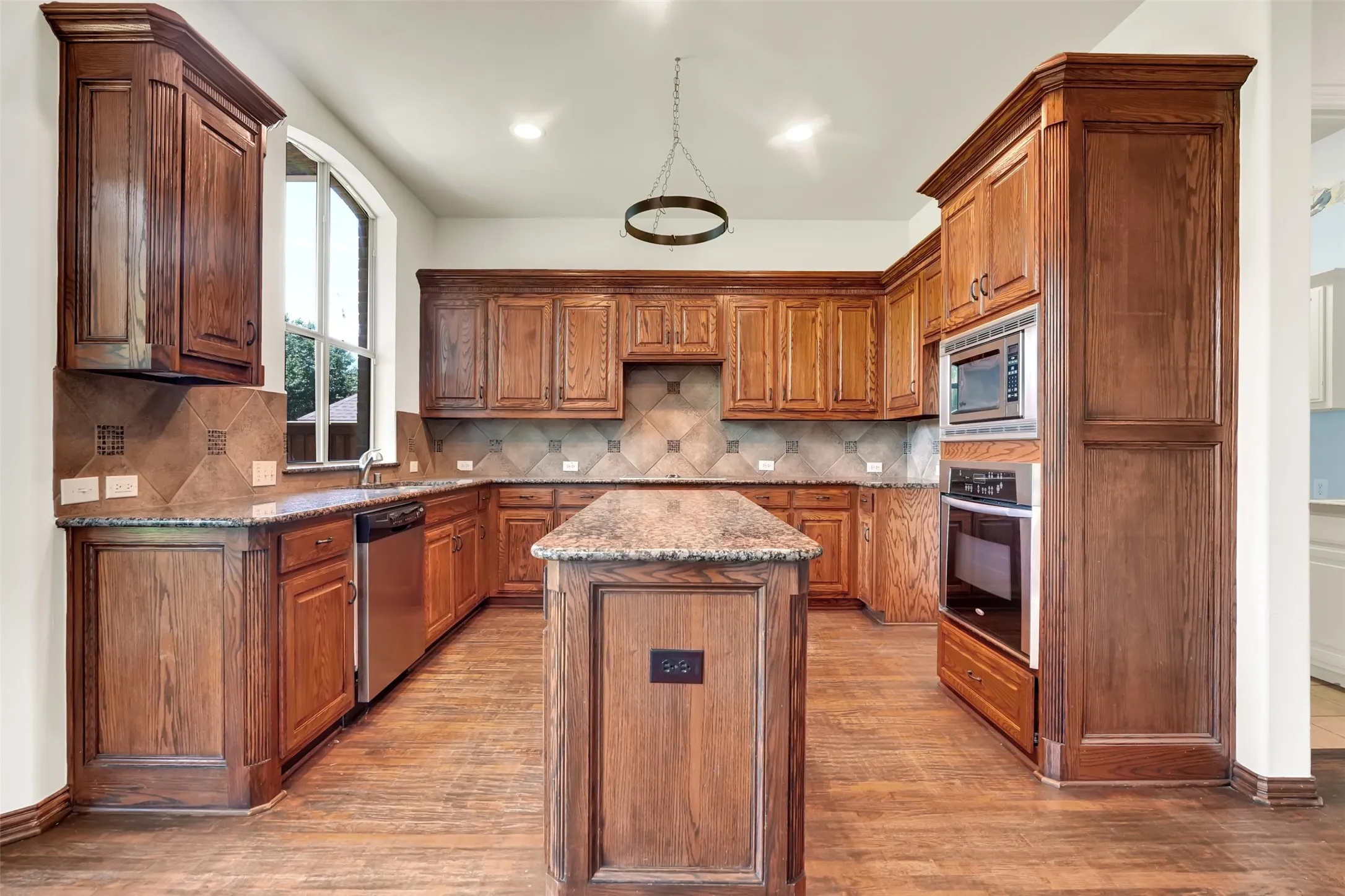 Single Family Residence For Sale in Collin County , 1910 Saint Johns Avenue, Allen, Texas 75002, 4 Bedroom, 4 Bathroom, 3 Garage spaces, 3,716 Sqft, built in 2005, mls#21380081, Real Estate Agent in Allen, Homes For Sale in Collin county, Homes For Sale in Allen, Realtor in Allen Texas, Real Estate Brokerage Independent Realty Texas, Luminita Cordes Realtor