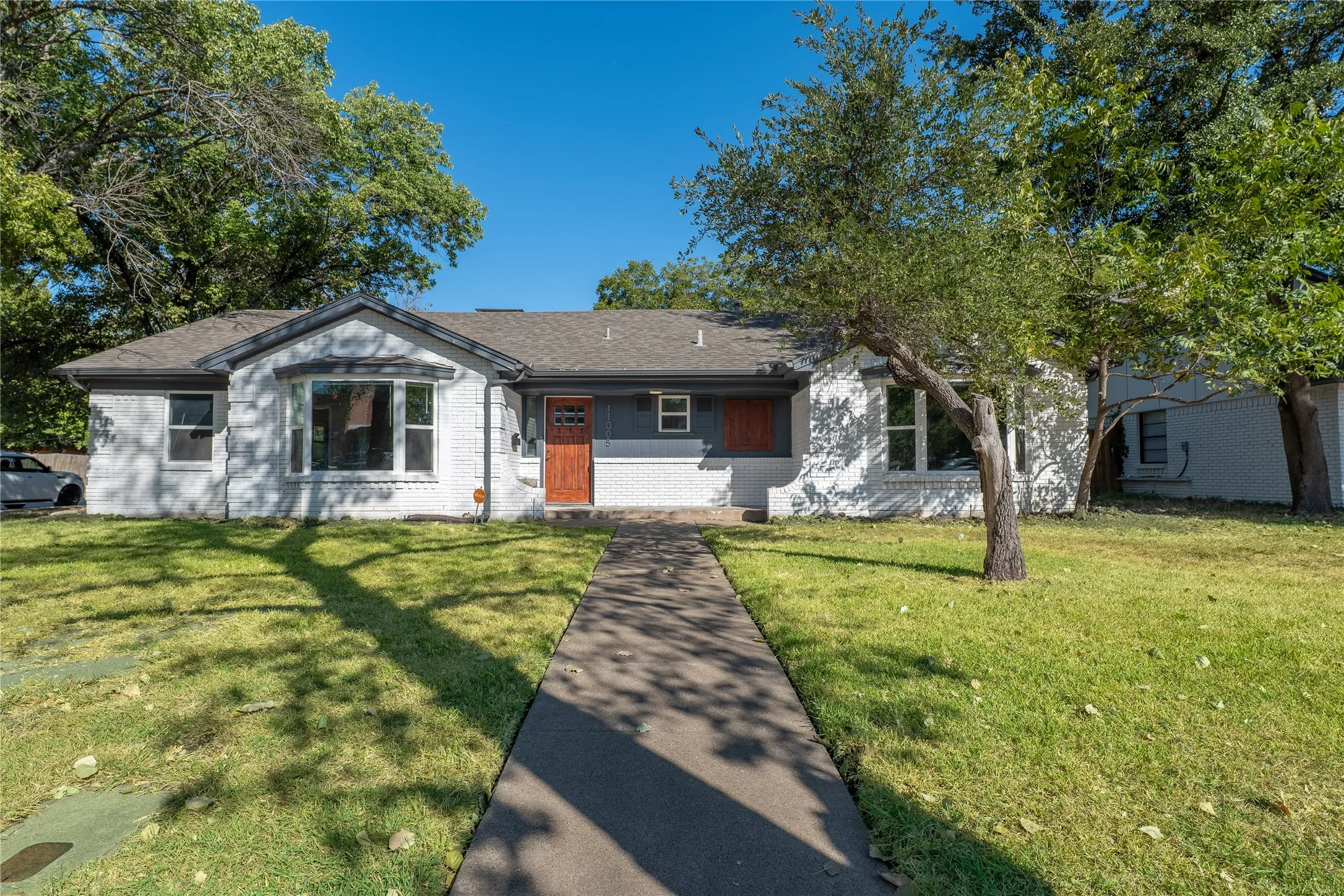 Single Family Residence For Sale in Dallas County , 11005 Ferguson Road, Dallas, Texas 75228, 3 Bedroom, 2 Bathroom, 2 Garage spaces, 1,933 Sqft, built in 1961, mls#21378963, Real Estate Agent in Dallas, Homes For Sale in Dallas county, Homes For Sale in Dallas, Realtor in Dallas Texas, Real Estate Brokerage Independent Realty Texas, Luminita Cordes Realtor