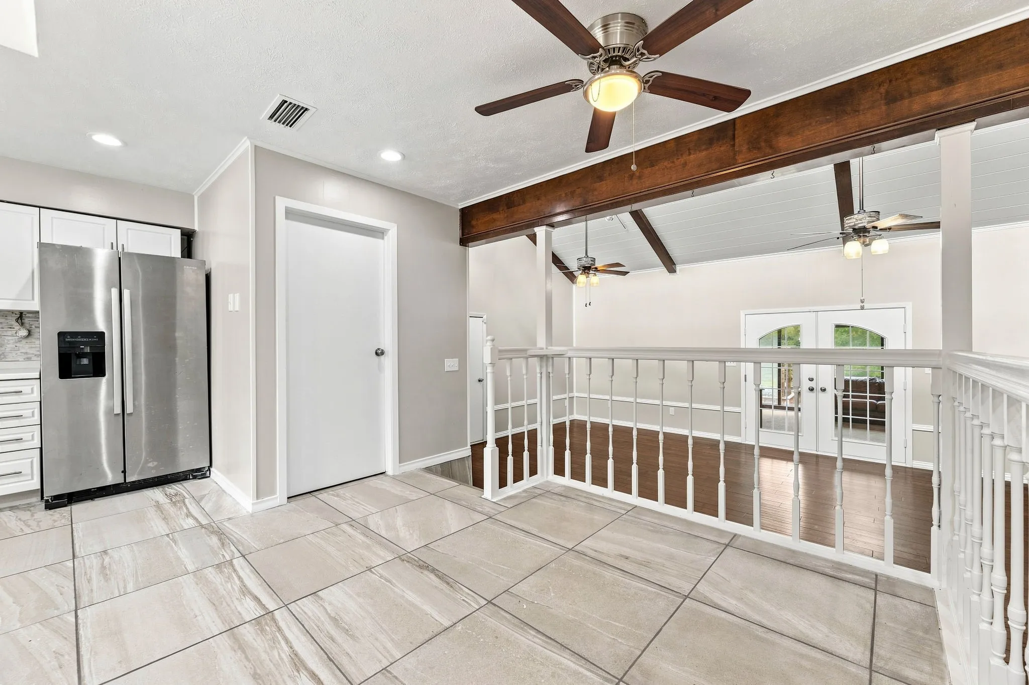 Single Family Residence For Sale in Dallas County , 6049 W Red Bird Lane, Dallas, Texas 75236, 2 Bedroom, 3 Bathroom, 2 Garage spaces, 2,584 Sqft, built in 1983, mls#21379321, Real Estate Agent in Dallas, Homes For Sale in Dallas county, Homes For Sale in Dallas, Realtor in Dallas Texas, Real Estate Brokerage Independent Realty Texas, Luminita Cordes Realtor