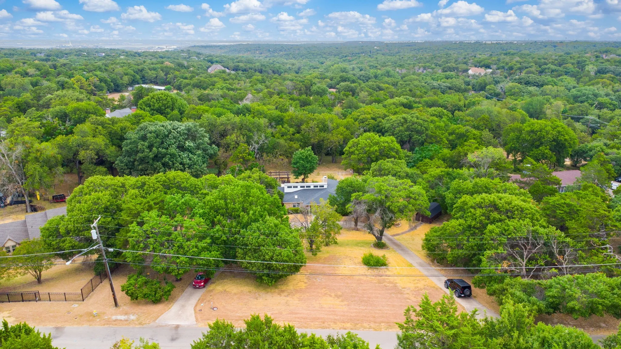 Single Family Residence For Sale in Dallas County , 6049 W Red Bird Lane, Dallas, Texas 75236, 2 Bedroom, 3 Bathroom, 2 Garage spaces, 2,584 Sqft, built in 1983, mls#21379321, Real Estate Agent in Dallas, Homes For Sale in Dallas county, Homes For Sale in Dallas, Realtor in Dallas Texas, Real Estate Brokerage Independent Realty Texas, Luminita Cordes Realtor
