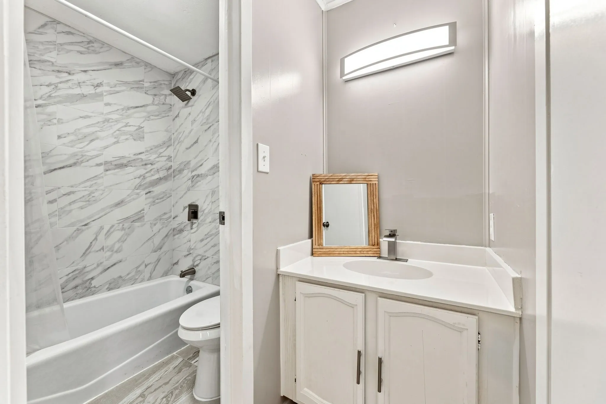 Single Family Residence For Sale in Dallas County , 6049 W Red Bird Lane, Dallas, Texas 75236, 2 Bedroom, 3 Bathroom, 2 Garage spaces, 2,584 Sqft, built in 1983, mls#21379321, Real Estate Agent in Dallas, Homes For Sale in Dallas county, Homes For Sale in Dallas, Realtor in Dallas Texas, Real Estate Brokerage Independent Realty Texas, Luminita Cordes Realtor