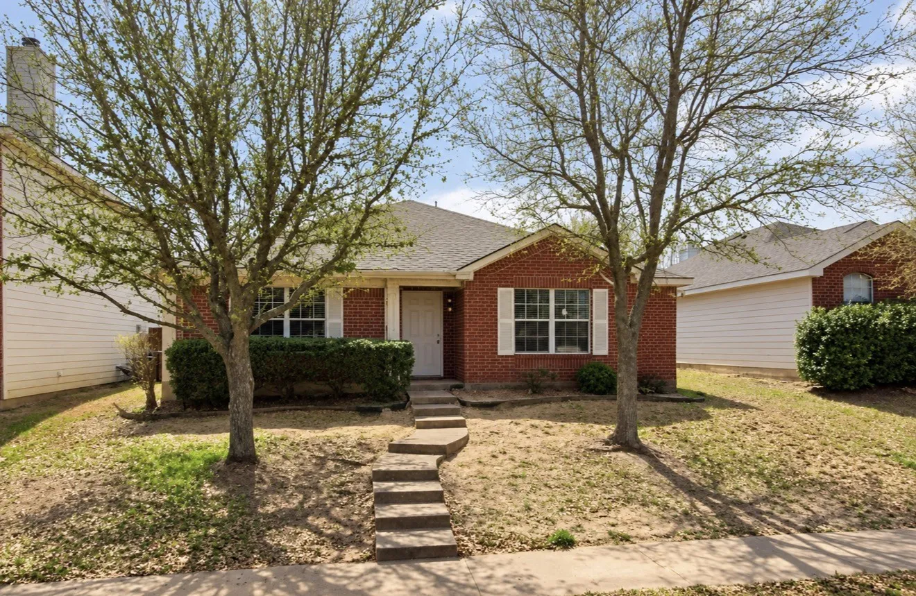 Single Family Residence For Sale in Dallas County , 148 Spelt Lane, Dallas, Texas 75241, 3 Bedroom, 2 Bathroom, 2 Garage spaces, 1,651 Sqft, built in 2006, mls#21380085, Real Estate Agent in Dallas, Homes For Sale in Dallas county, Homes For Sale in Dallas, Realtor in Dallas Texas, Real Estate Brokerage Independent Realty Texas, Luminita Cordes Realtor