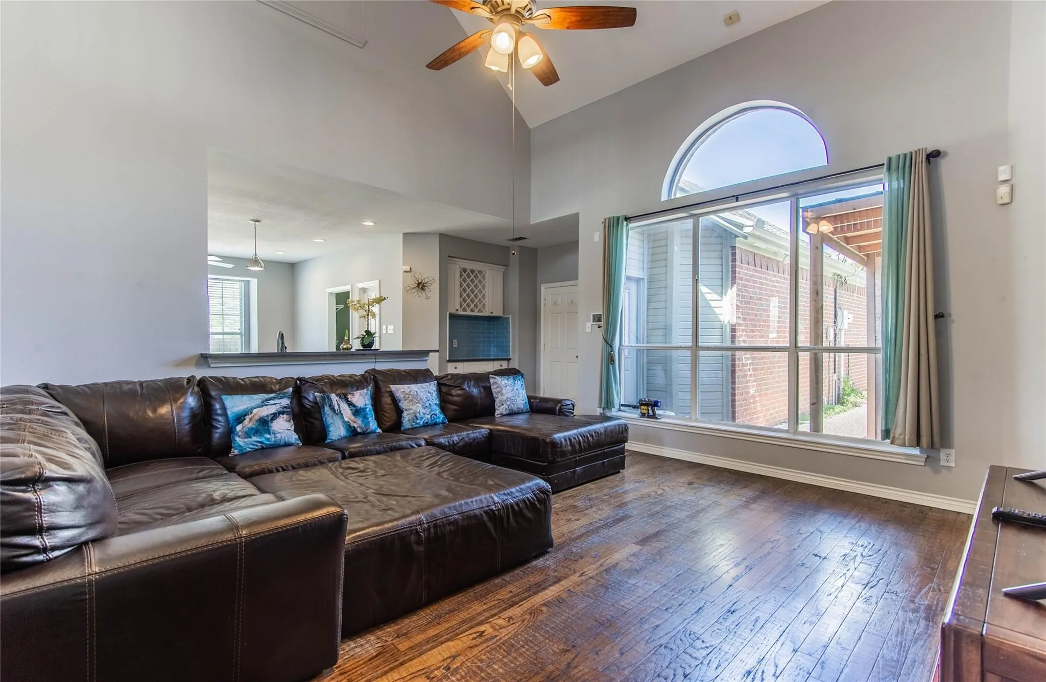 Single Family Residence For Rent in Collin County , 4129 Staten Island Drive, Plano, Texas 75024, 5 Bedroom, 4 Bathroom, 3 Garage spaces, 3,377 Sqft, built in 1992, mls#21380037, Real Estate Agent in Plano, Homes For Rent in Collin county, Homes For Rent in Plano, Realtor in Plano Texas, Real Estate Brokerage Independent Realty Texas, Luminita Cordes Realtor