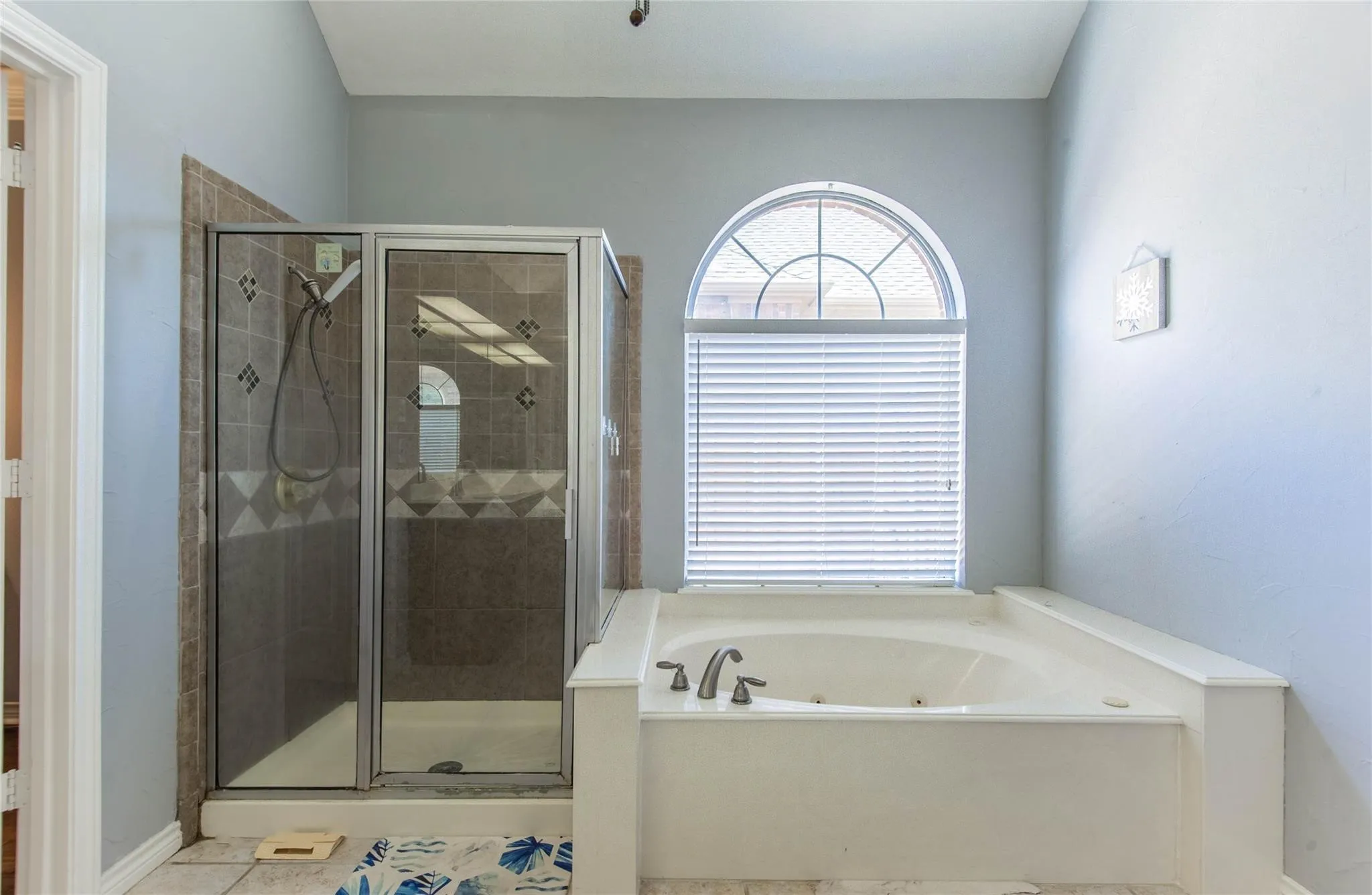 Single Family Residence For Rent in Collin County , 4129 Staten Island Drive, Plano, Texas 75024, 5 Bedroom, 4 Bathroom, 3 Garage spaces, 3,377 Sqft, built in 1992, mls#21380037, Real Estate Agent in Plano, Homes For Rent in Collin county, Homes For Rent in Plano, Realtor in Plano Texas, Real Estate Brokerage Independent Realty Texas, Luminita Cordes Realtor