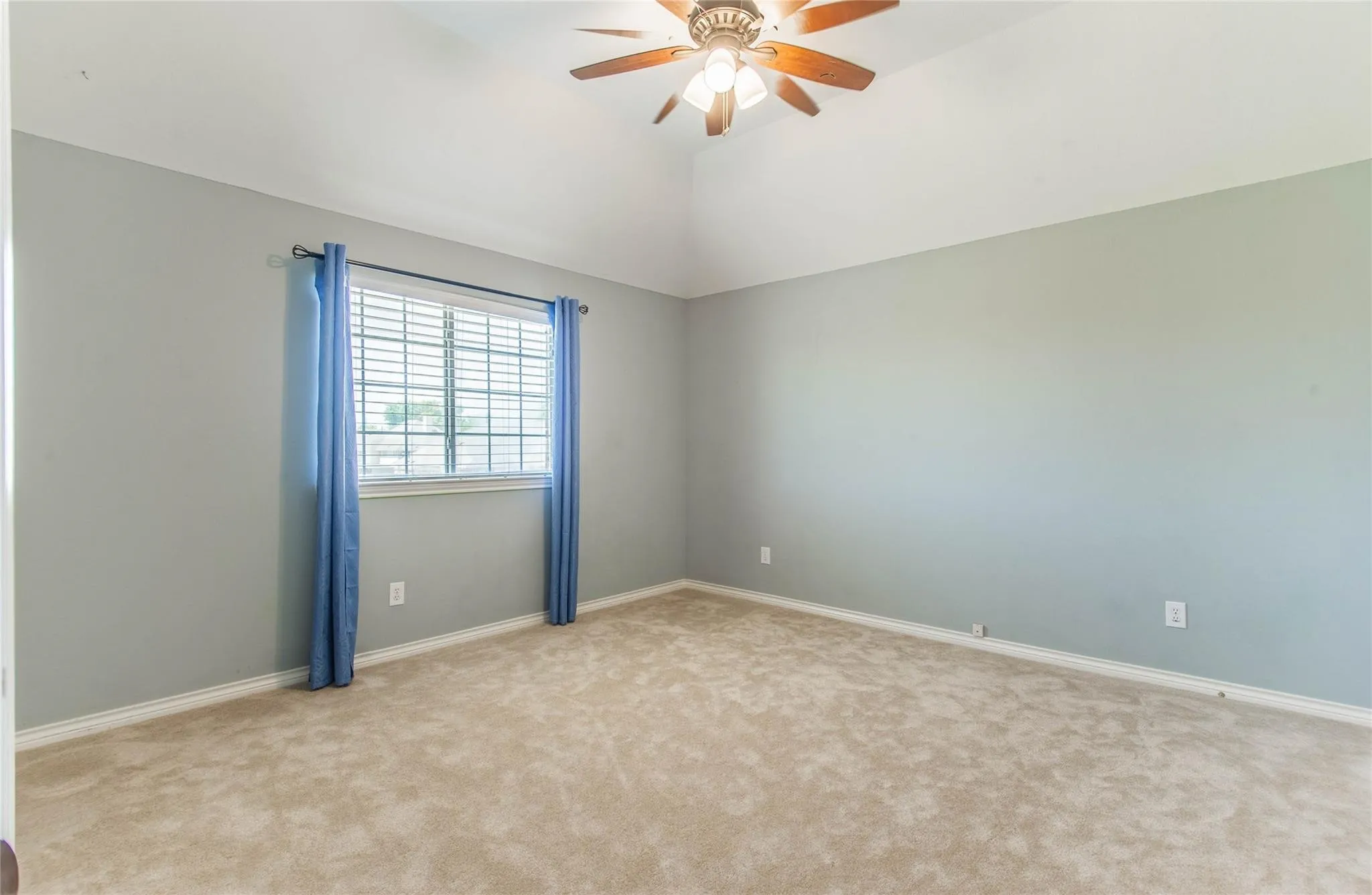 Single Family Residence For Rent in Collin County , 4129 Staten Island Drive, Plano, Texas 75024, 5 Bedroom, 4 Bathroom, 3 Garage spaces, 3,377 Sqft, built in 1992, mls#21380037, Real Estate Agent in Plano, Homes For Rent in Collin county, Homes For Rent in Plano, Realtor in Plano Texas, Real Estate Brokerage Independent Realty Texas, Luminita Cordes Realtor