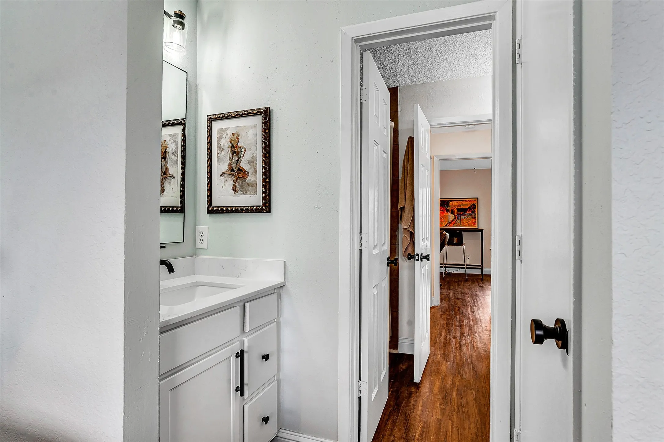 Duplex For Rent in Collin County , 9831 windy ridge Road, Frisco, Texas 75033, 2 Bedroom, 1 Bathroom, Garage spaces, 1,122 Sqft, built in 1983, mls#21373719, Real Estate Agent in Frisco, Homes For Rent in Collin county, Homes For Rent in Frisco, Realtor in Frisco Texas, Real Estate Brokerage Independent Realty Texas, Luminita Cordes Realtor