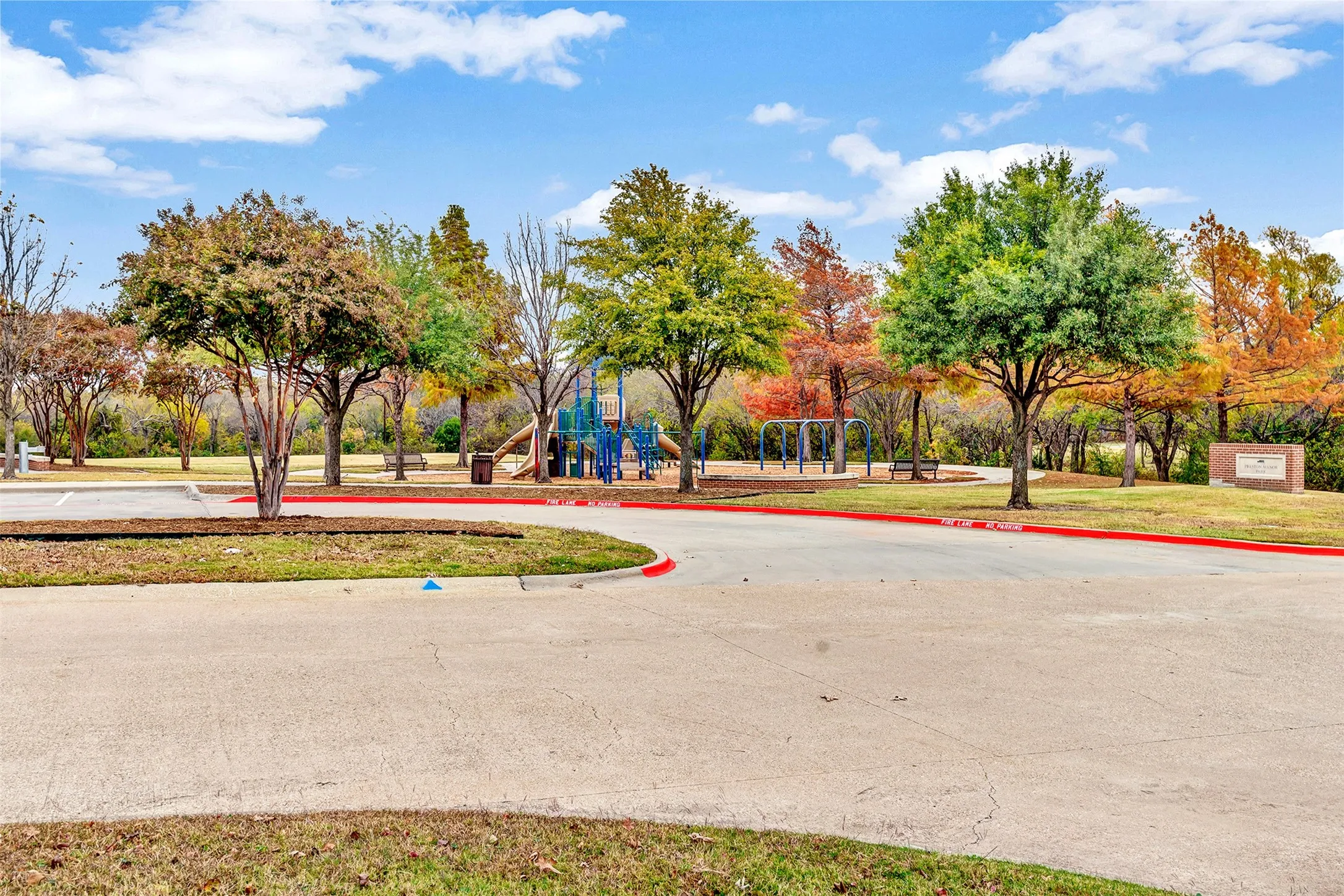 Duplex For Rent in Collin County , 9831 windy ridge Road, Frisco, Texas 75033, 2 Bedroom, 1 Bathroom, Garage spaces, 1,122 Sqft, built in 1983, mls#21373719, Real Estate Agent in Frisco, Homes For Rent in Collin county, Homes For Rent in Frisco, Realtor in Frisco Texas, Real Estate Brokerage Independent Realty Texas, Luminita Cordes Realtor