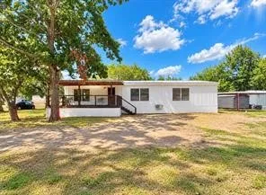 Mobile Home For Rent in Mc Lennan County , 4676 Old Dallas Road, Elm Mott, Texas 76640, 3 Bedroom, 2 Bathroom, Garage spaces, 1,900 Sqft, built in 1985, mls#21379866, Real Estate Agent in Elm Mott, Homes For Rent in Mc Lennan county, Homes For Rent in Elm Mott, Realtor in Elm Mott Texas, Real Estate Brokerage Independent Realty Texas, Luminita Cordes Realtor