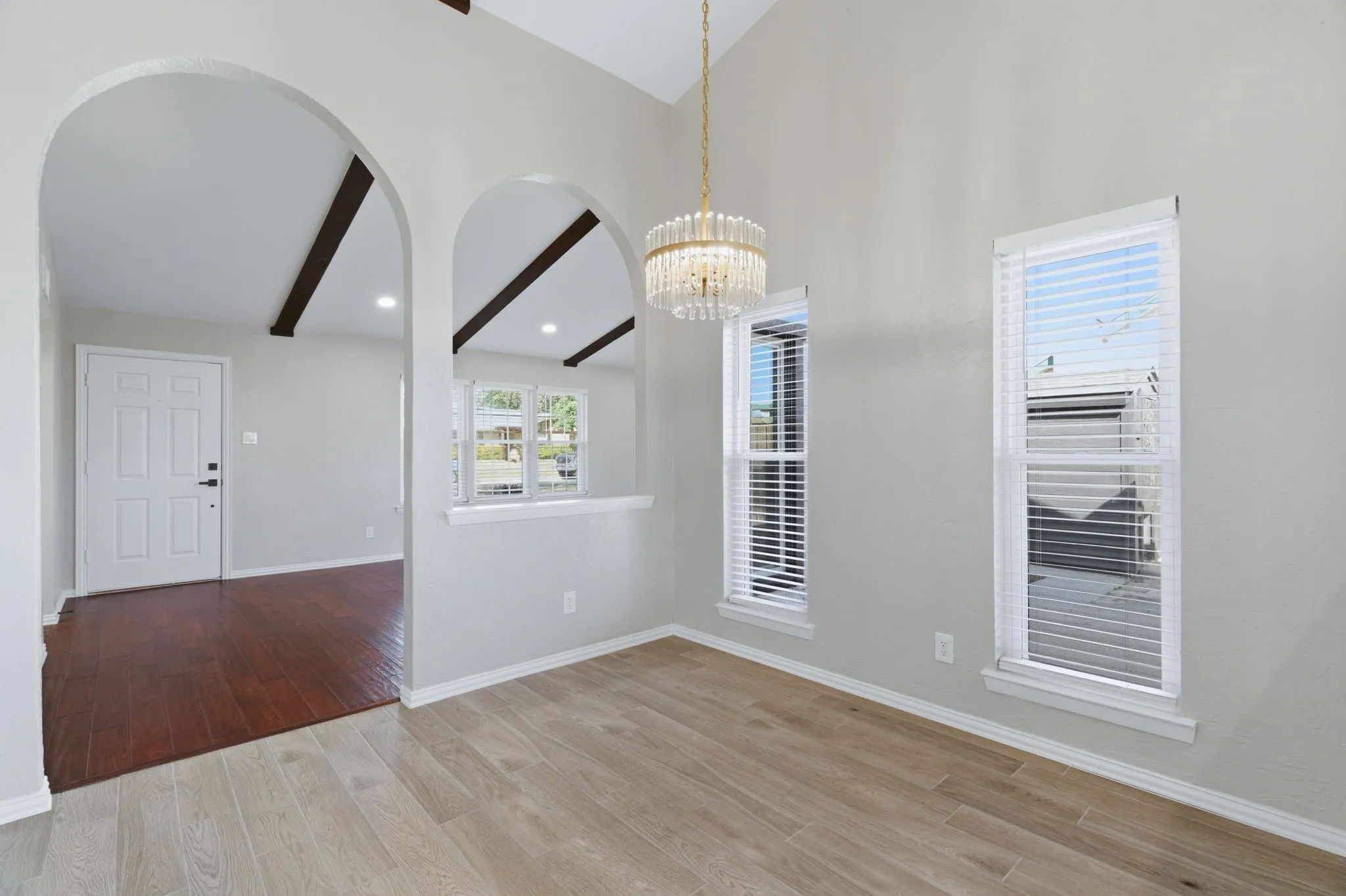 Single Family Residence For Sale in Denton County , 746 Red Wing Drive, Lewisville, Texas 75067, 3 Bedroom, 2 Bathroom, 2 Garage spaces, 1,506 Sqft, built in 1978, mls#21380095, Real Estate Agent in Lewisville, Homes For Sale in Denton county, Homes For Sale in Lewisville, Realtor in Lewisville Texas, Real Estate Brokerage Independent Realty Texas, Luminita Cordes Realtor