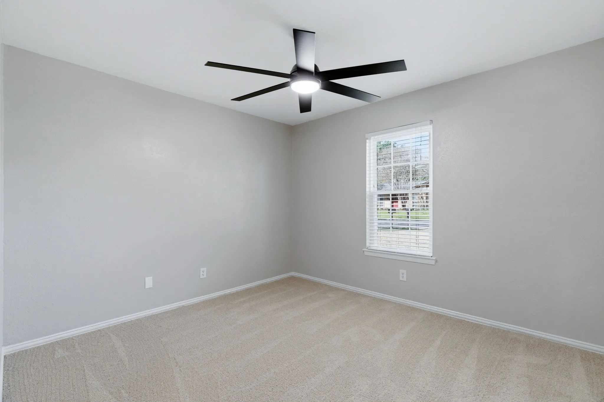 Single Family Residence For Sale in Denton County , 746 Red Wing Drive, Lewisville, Texas 75067, 3 Bedroom, 2 Bathroom, 2 Garage spaces, 1,506 Sqft, built in 1978, mls#21380095, Real Estate Agent in Lewisville, Homes For Sale in Denton county, Homes For Sale in Lewisville, Realtor in Lewisville Texas, Real Estate Brokerage Independent Realty Texas, Luminita Cordes Realtor