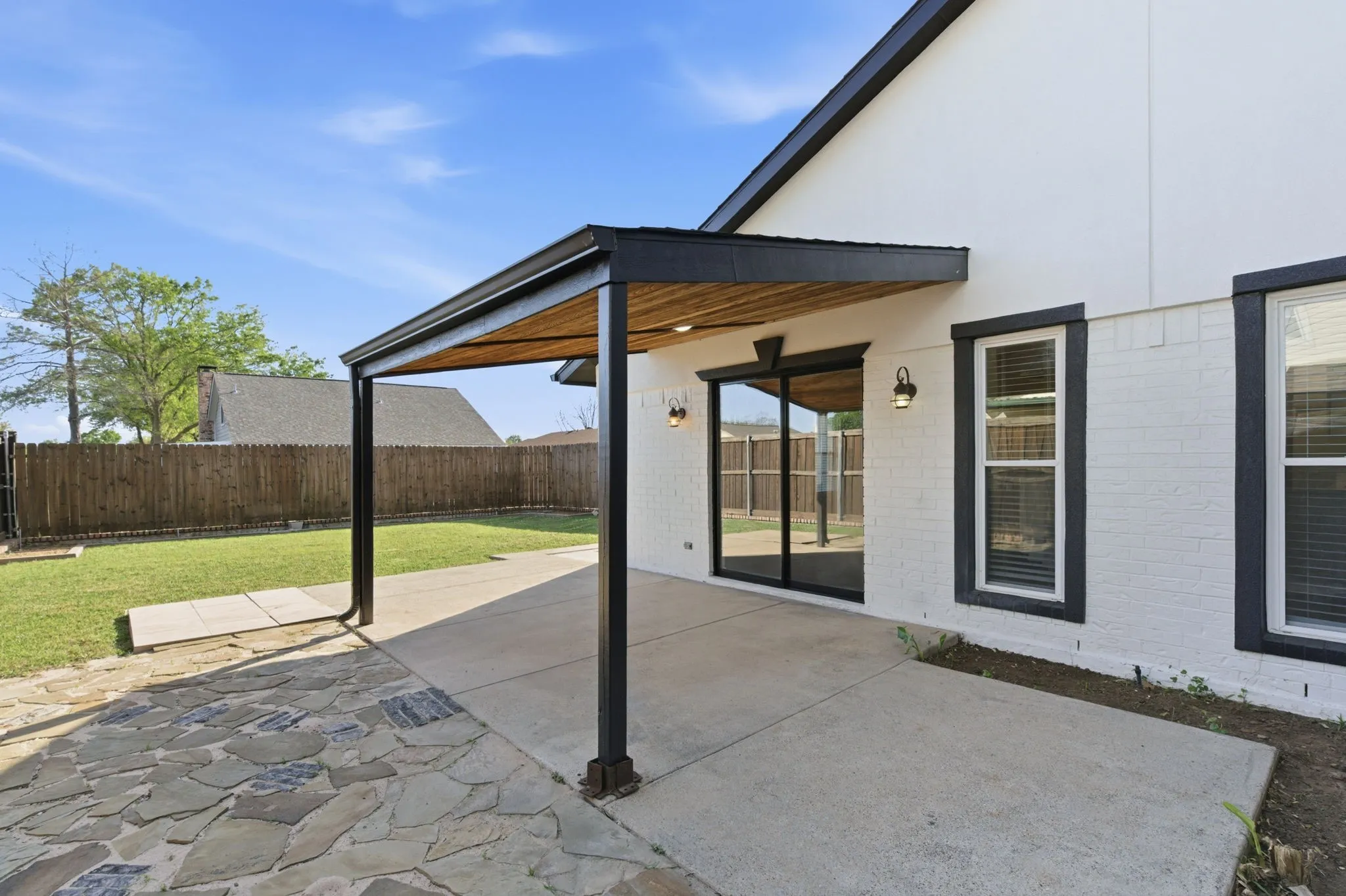 Single Family Residence For Sale in Denton County , 746 Red Wing Drive, Lewisville, Texas 75067, 3 Bedroom, 2 Bathroom, 2 Garage spaces, 1,506 Sqft, built in 1978, mls#21380095, Real Estate Agent in Lewisville, Homes For Sale in Denton county, Homes For Sale in Lewisville, Realtor in Lewisville Texas, Real Estate Brokerage Independent Realty Texas, Luminita Cordes Realtor