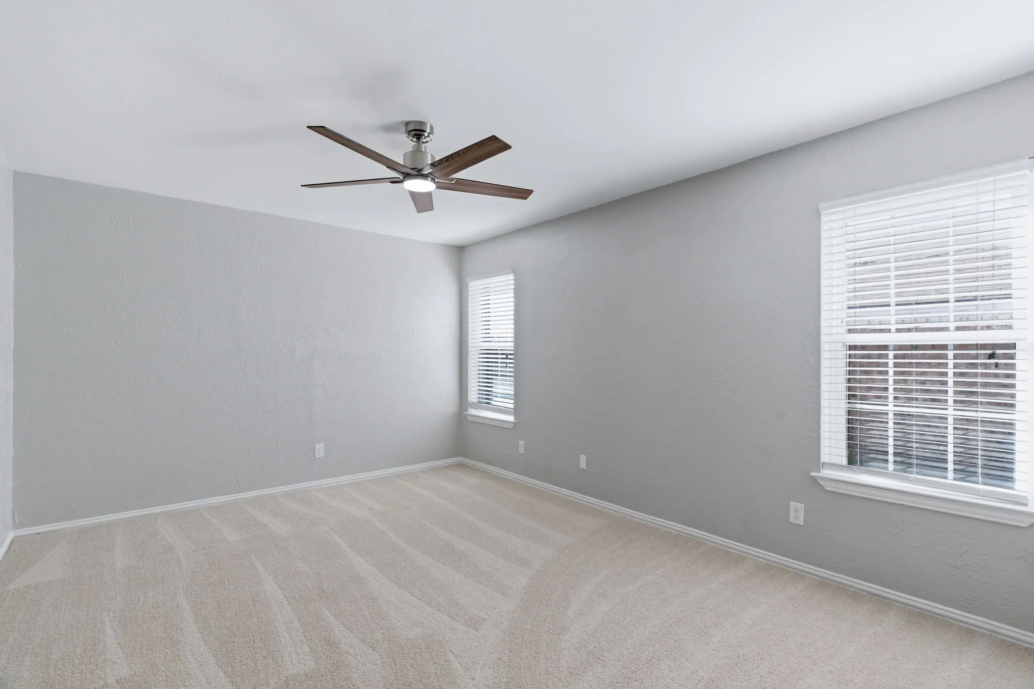 Single Family Residence For Sale in Denton County , 746 Red Wing Drive, Lewisville, Texas 75067, 3 Bedroom, 2 Bathroom, 2 Garage spaces, 1,506 Sqft, built in 1978, mls#21380095, Real Estate Agent in Lewisville, Homes For Sale in Denton county, Homes For Sale in Lewisville, Realtor in Lewisville Texas, Real Estate Brokerage Independent Realty Texas, Luminita Cordes Realtor