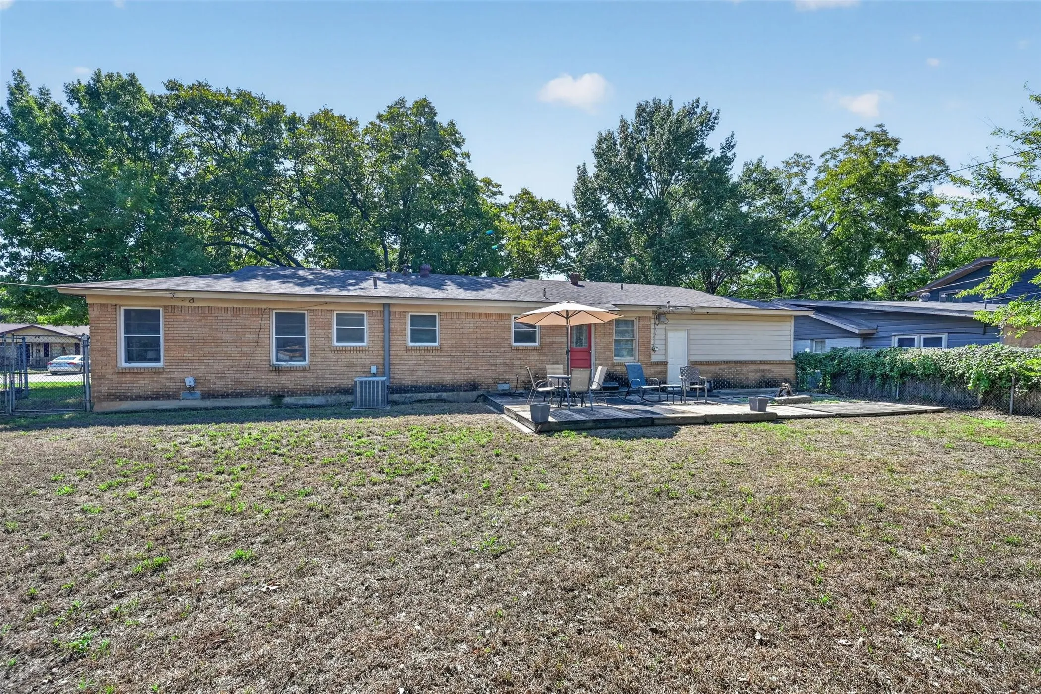 Single Family Residence For Sale in Tarrant County , 15 Page Street, Hurst, Texas 76053, 3 Bedroom, 2 Bathroom, 2 Garage spaces, 1,241 Sqft, built in 1959, mls#21379398, Real Estate Agent in Hurst, Homes For Sale in Tarrant county, Homes For Sale in Hurst, Realtor in Hurst Texas, Real Estate Brokerage Independent Realty Texas, Luminita Cordes Realtor