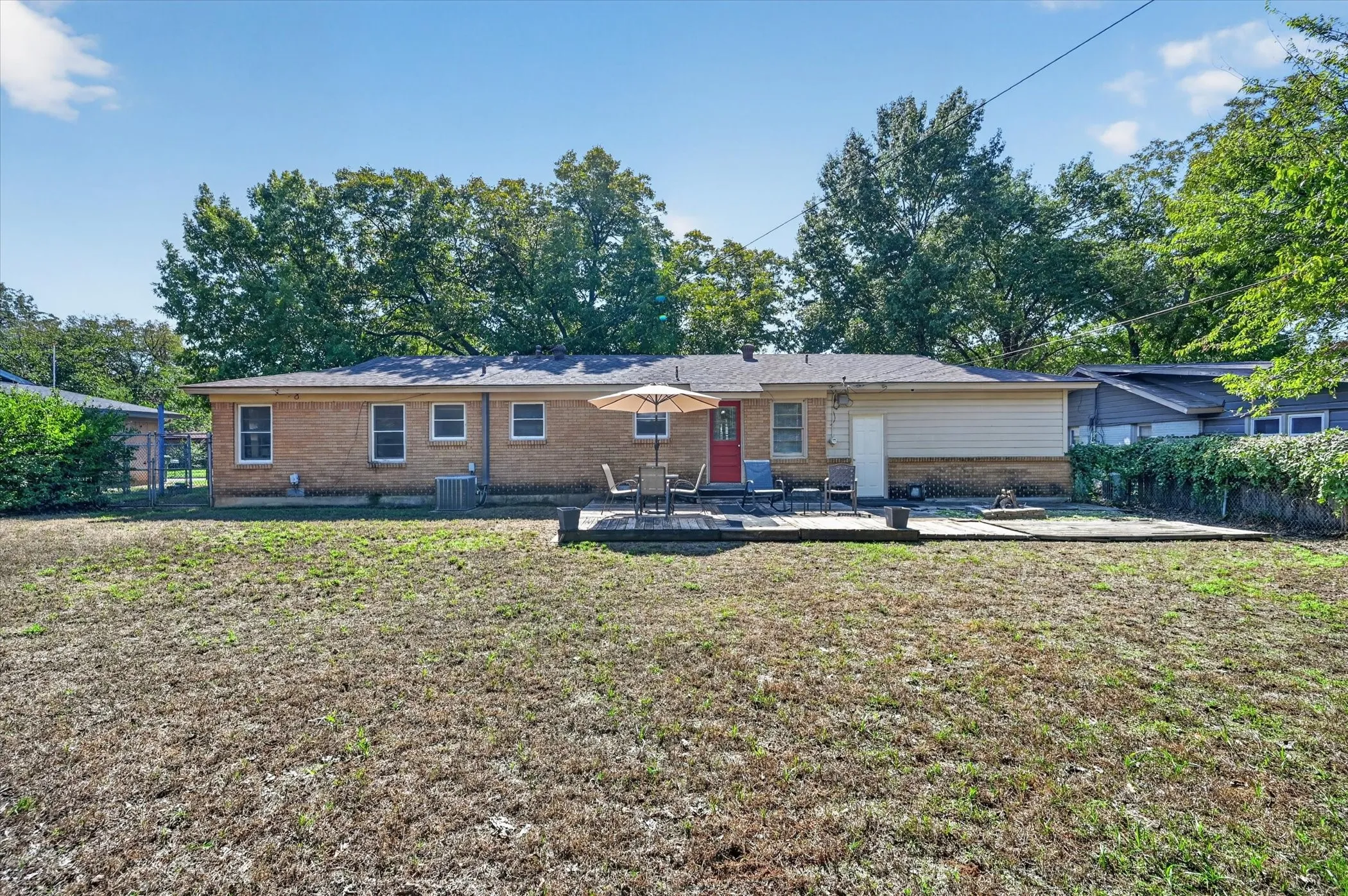 Single Family Residence For Sale in Tarrant County , 15 Page Street, Hurst, Texas 76053, 3 Bedroom, 2 Bathroom, 2 Garage spaces, 1,241 Sqft, built in 1959, mls#21379398, Real Estate Agent in Hurst, Homes For Sale in Tarrant county, Homes For Sale in Hurst, Realtor in Hurst Texas, Real Estate Brokerage Independent Realty Texas, Luminita Cordes Realtor