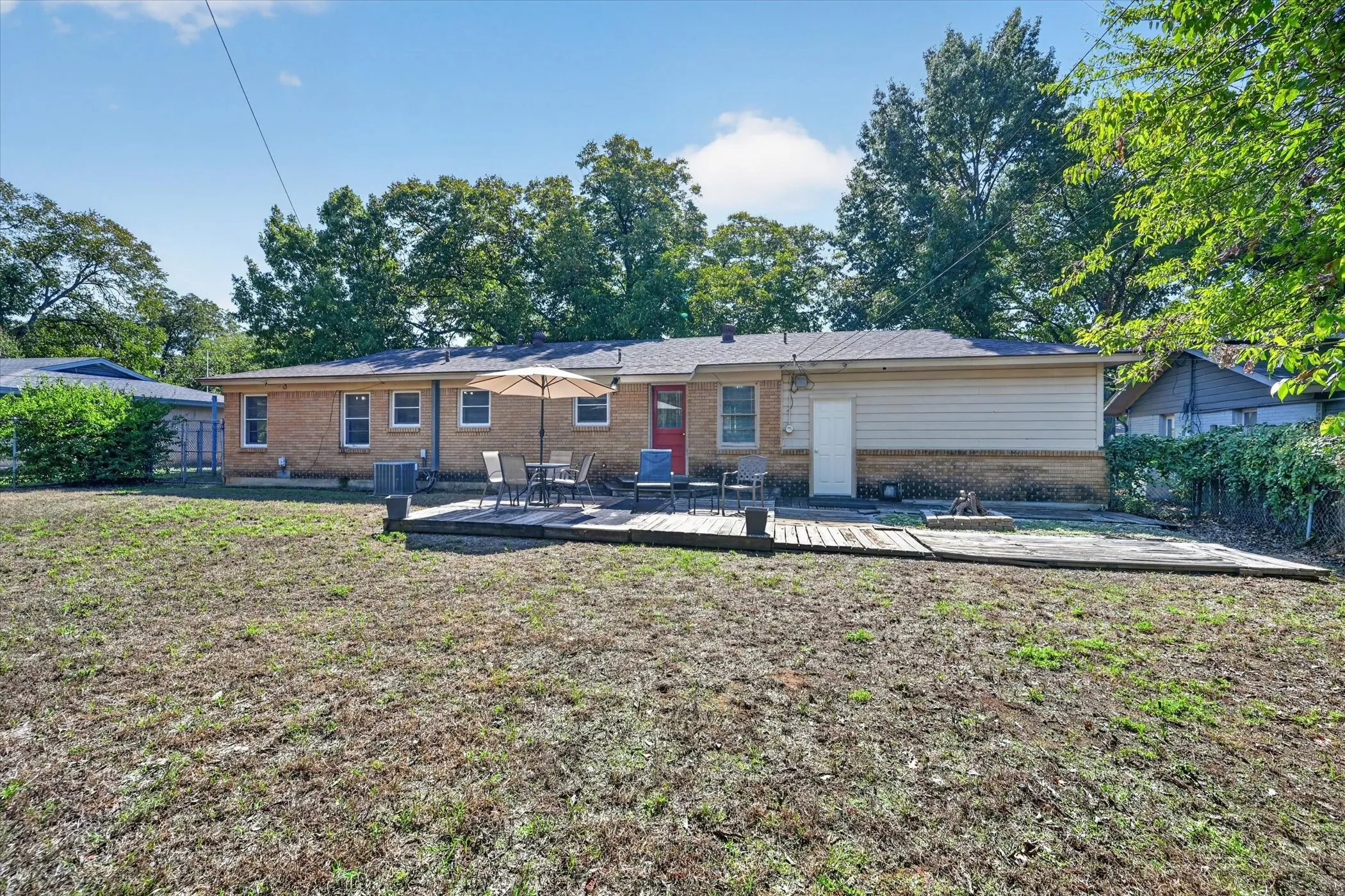Single Family Residence For Sale in Tarrant County , 15 Page Street, Hurst, Texas 76053, 3 Bedroom, 2 Bathroom, 2 Garage spaces, 1,241 Sqft, built in 1959, mls#21379398, Real Estate Agent in Hurst, Homes For Sale in Tarrant county, Homes For Sale in Hurst, Realtor in Hurst Texas, Real Estate Brokerage Independent Realty Texas, Luminita Cordes Realtor