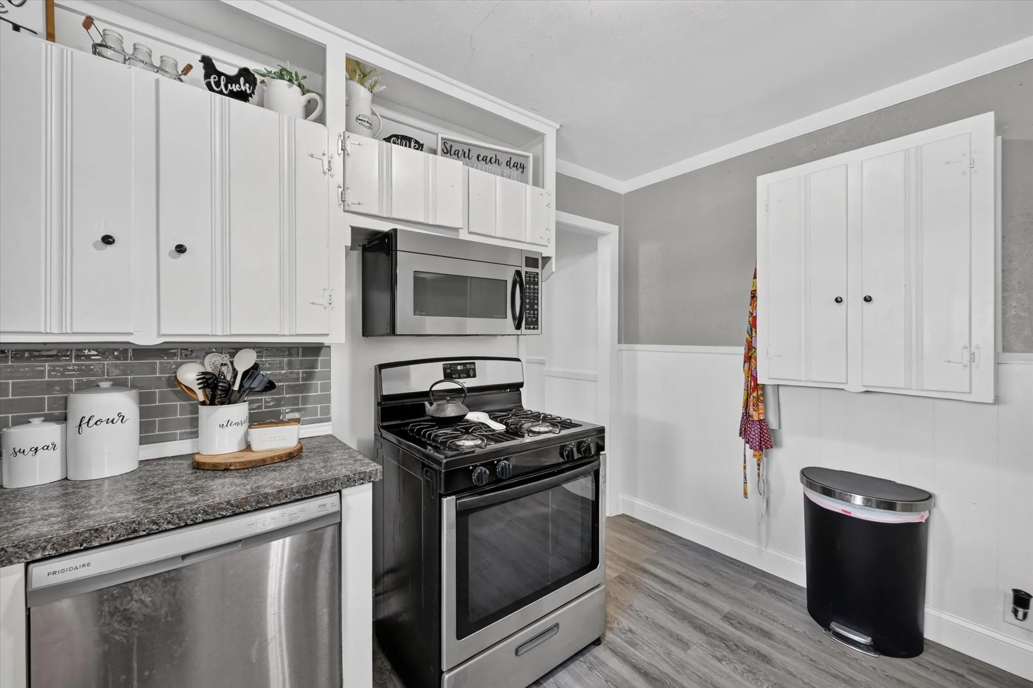 Single Family Residence For Sale in Tarrant County , 15 Page Street, Hurst, Texas 76053, 3 Bedroom, 2 Bathroom, 2 Garage spaces, 1,241 Sqft, built in 1959, mls#21379398, Real Estate Agent in Hurst, Homes For Sale in Tarrant county, Homes For Sale in Hurst, Realtor in Hurst Texas, Real Estate Brokerage Independent Realty Texas, Luminita Cordes Realtor