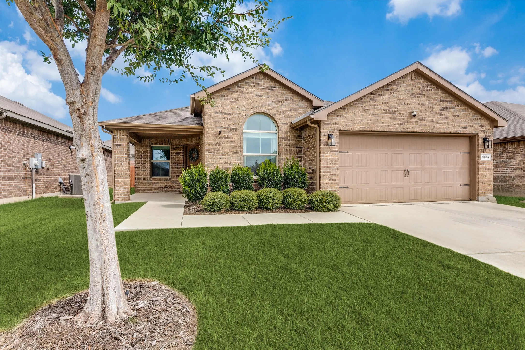 Single Family Residence For Rent in Tarrant County , 9004 Eagles Landing Drive, Fort Worth, Texas 76179, 4 Bedroom, 2 Bathroom, 2 Garage spaces, 1,832 Sqft, built in 2020, mls#21379762, Real Estate Agent in Fort Worth, Homes For Rent in Tarrant county, Homes For Rent in Fort Worth, Realtor in Fort Worth Texas, Real Estate Brokerage Independent Realty Texas, Luminita Cordes Realtor