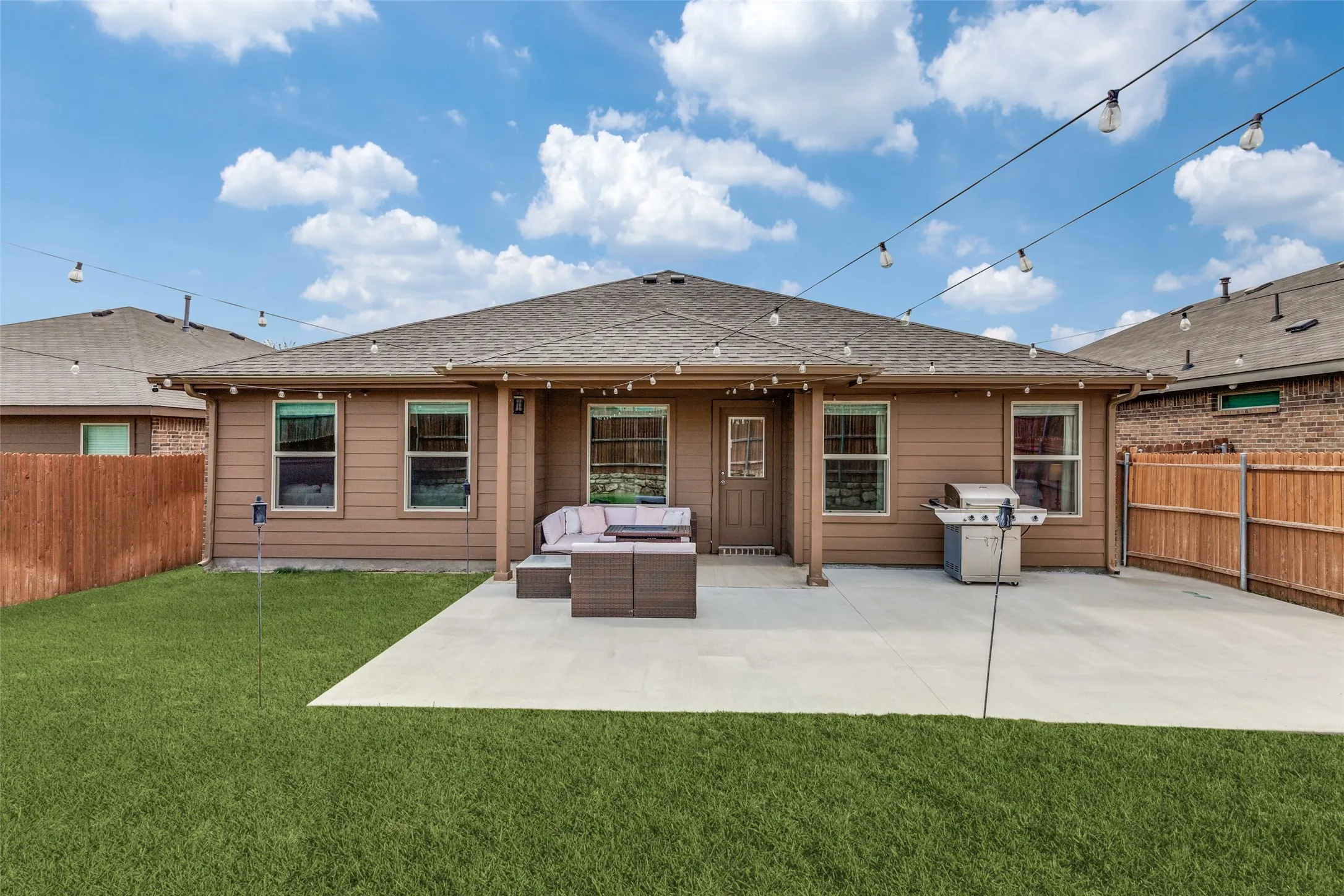 Single Family Residence For Rent in Tarrant County , 9004 Eagles Landing Drive, Fort Worth, Texas 76179, 4 Bedroom, 2 Bathroom, 2 Garage spaces, 1,832 Sqft, built in 2020, mls#21379762, Real Estate Agent in Fort Worth, Homes For Rent in Tarrant county, Homes For Rent in Fort Worth, Realtor in Fort Worth Texas, Real Estate Brokerage Independent Realty Texas, Luminita Cordes Realtor