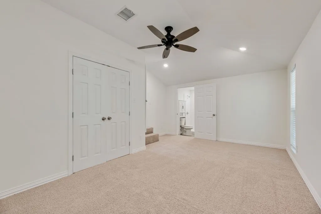 Single Family Residence For Sale in Hunt County , 1345 Tawakoni Drive, West Tawakoni, Texas 75474, 4 Bedroom, 2 Bathroom, Garage spaces, 1,786 Sqft, built in 1968, mls#21374570, Real Estate Agent in West Tawakoni, Homes For Sale in Hunt county, Homes For Sale in West Tawakoni, Realtor in West Tawakoni Texas, Real Estate Brokerage Independent Realty Texas, Luminita Cordes Realtor