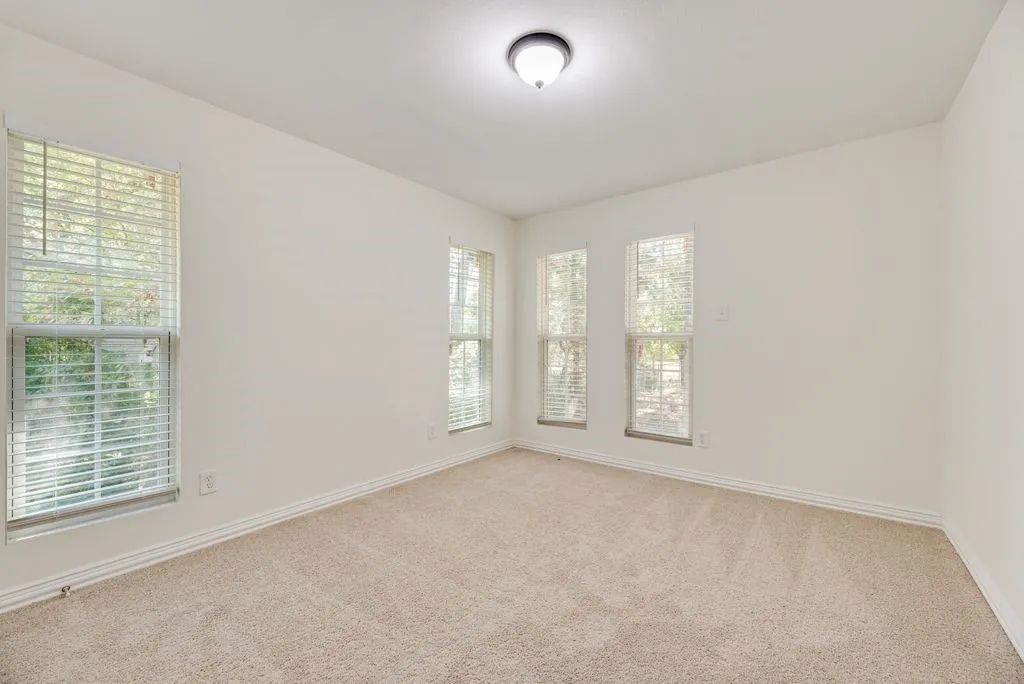Single Family Residence For Sale in Hunt County , 1345 Tawakoni Drive, West Tawakoni, Texas 75474, 4 Bedroom, 2 Bathroom, Garage spaces, 1,786 Sqft, built in 1968, mls#21374570, Real Estate Agent in West Tawakoni, Homes For Sale in Hunt county, Homes For Sale in West Tawakoni, Realtor in West Tawakoni Texas, Real Estate Brokerage Independent Realty Texas, Luminita Cordes Realtor