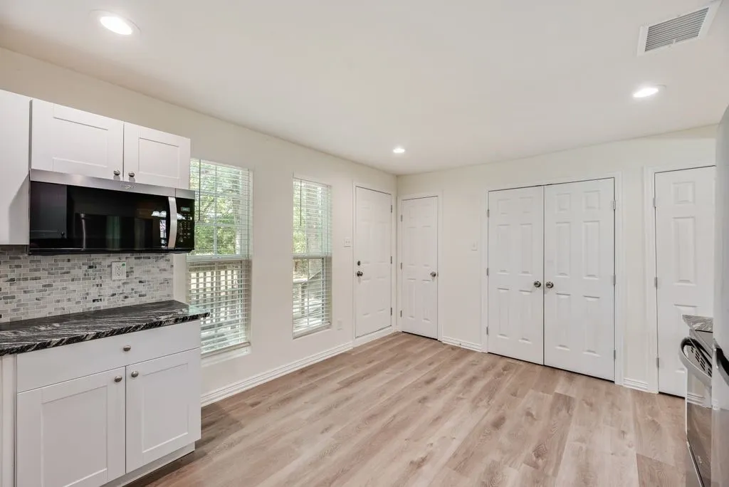 Single Family Residence For Sale in Hunt County , 1345 Tawakoni Drive, West Tawakoni, Texas 75474, 4 Bedroom, 2 Bathroom, Garage spaces, 1,786 Sqft, built in 1968, mls#21374570, Real Estate Agent in West Tawakoni, Homes For Sale in Hunt county, Homes For Sale in West Tawakoni, Realtor in West Tawakoni Texas, Real Estate Brokerage Independent Realty Texas, Luminita Cordes Realtor