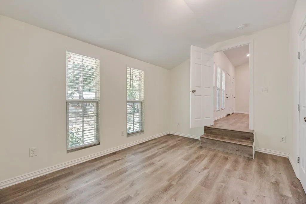 Single Family Residence For Sale in Hunt County , 1345 Tawakoni Drive, West Tawakoni, Texas 75474, 4 Bedroom, 2 Bathroom, Garage spaces, 1,786 Sqft, built in 1968, mls#21374570, Real Estate Agent in West Tawakoni, Homes For Sale in Hunt county, Homes For Sale in West Tawakoni, Realtor in West Tawakoni Texas, Real Estate Brokerage Independent Realty Texas, Luminita Cordes Realtor