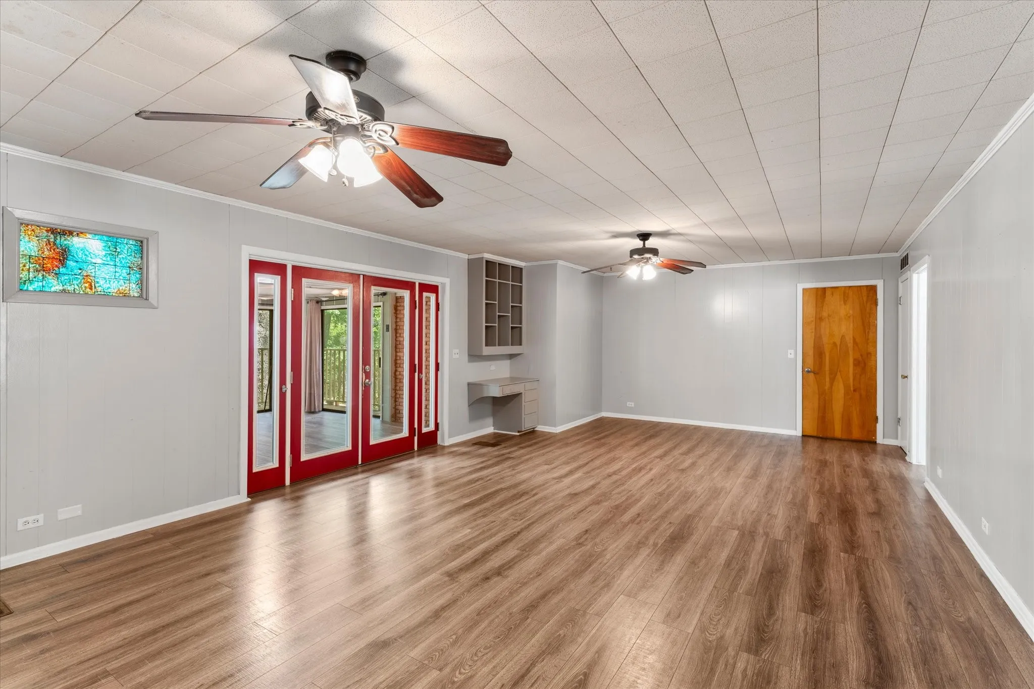 Single Family Residence For Sale in Titus County , 405 Redbud Lane, Mt Pleasant, Texas 75455, 3 Bedroom, 2 Bathroom, Garage spaces, 2,218 Sqft, built in 1962, mls#21376821, Real Estate Agent in Mt Pleasant, Homes For Sale in Titus county, Homes For Sale in Mt Pleasant, Realtor in Mt Pleasant Texas, Real Estate Brokerage Independent Realty Texas, Luminita Cordes Realtor