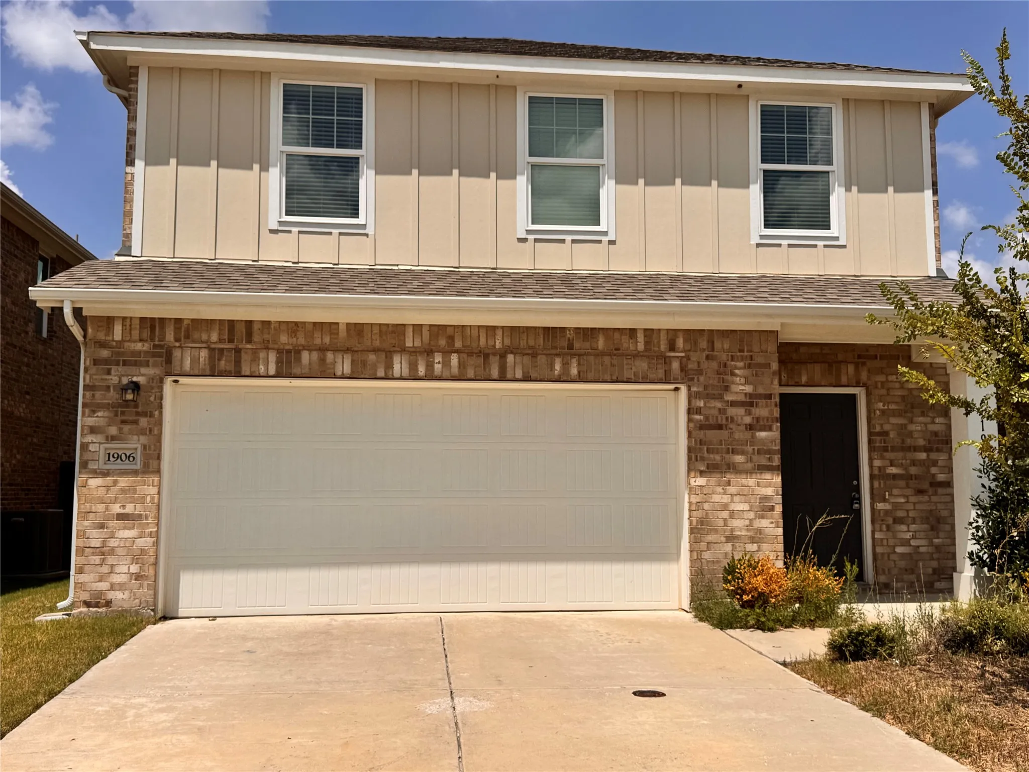 Single Family Residence For Rent in Collin County , 1906 Chapel Hill Road, Princeton, Texas 75407, 3 Bedroom, 3 Bathroom, 2 Garage spaces, 1,633 Sqft, built in 2021, mls#21380104, Real Estate Agent in Princeton, Homes For Rent in Collin county, Homes For Rent in Princeton, Realtor in Princeton Texas, Real Estate Brokerage Independent Realty Texas, Luminita Cordes Realtor