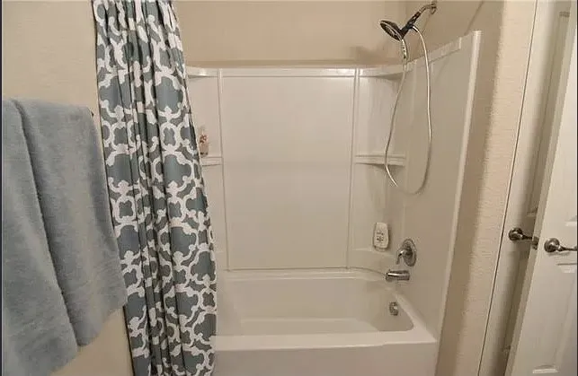 Single Family Residence For Sale in Tarrant County , 8212 Deer Bluff Lane, Fort Worth, Texas 76179, 4 Bedroom, 2 Bathroom, 2 Garage spaces, 1,785 Sqft, built in 2011, mls#21379825, Real Estate Agent in Fort Worth, Homes For Sale in Tarrant county, Homes For Sale in Fort Worth, Realtor in Fort Worth Texas, Real Estate Brokerage Independent Realty Texas, Luminita Cordes Realtor
