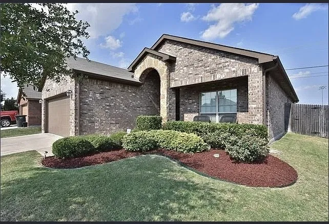 Single Family Residence For Sale in Tarrant County , 8212 Deer Bluff Lane, Fort Worth, Texas 76179, 4 Bedroom, 2 Bathroom, 2 Garage spaces, 1,785 Sqft, built in 2011, mls#21379825, Real Estate Agent in Fort Worth, Homes For Sale in Tarrant county, Homes For Sale in Fort Worth, Realtor in Fort Worth Texas, Real Estate Brokerage Independent Realty Texas, Luminita Cordes Realtor