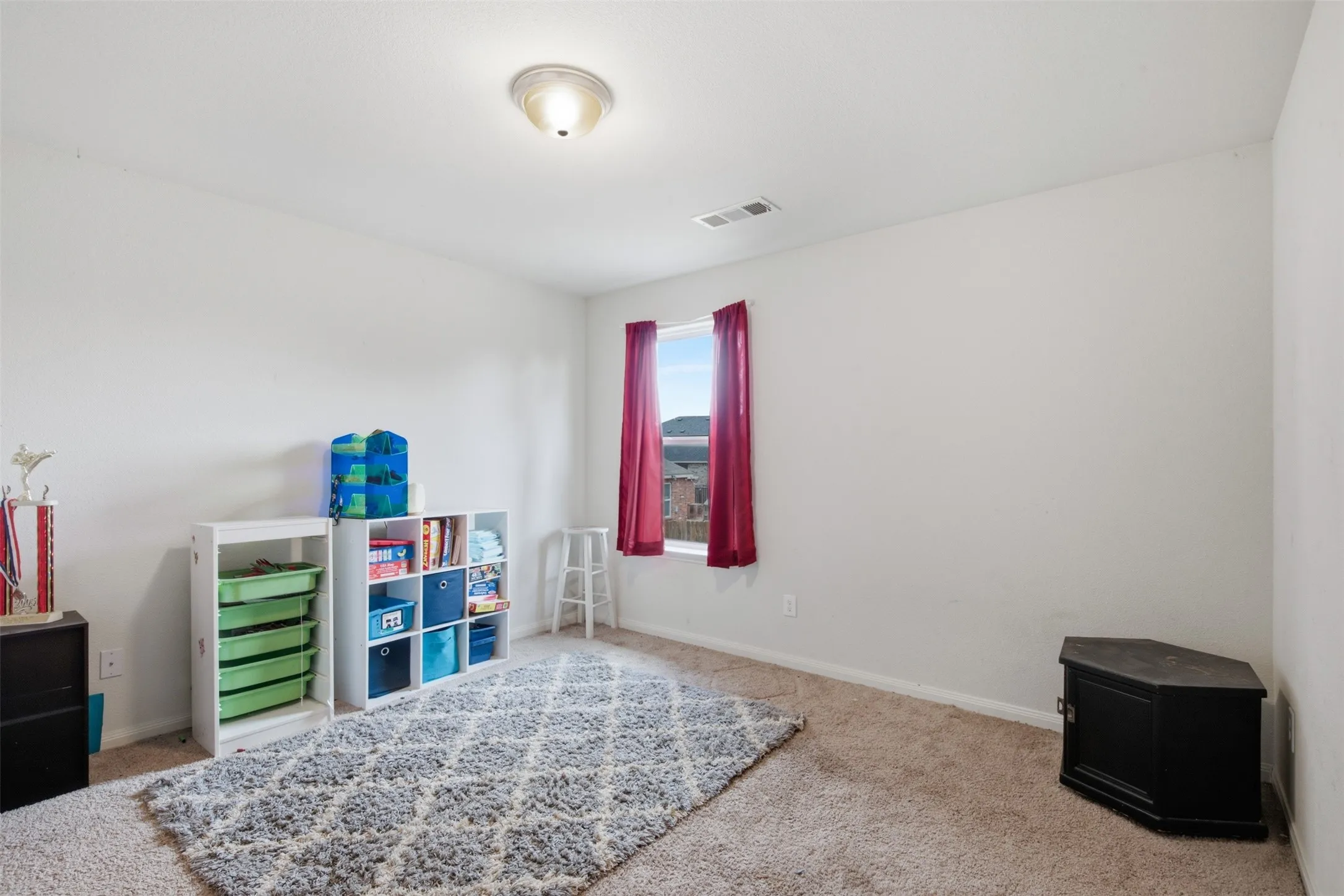 Single Family Residence For Sale in Denton County , 16 Kramer Court, Sanger, Texas 76266, 4 Bedroom, 3 Bathroom, 2 Garage spaces, 2,255 Sqft, built in 2016, mls#21380109, Real Estate Agent in Sanger, Homes For Sale in Denton county, Homes For Sale in Sanger, Realtor in Sanger Texas, Real Estate Brokerage Independent Realty Texas, Luminita Cordes Realtor