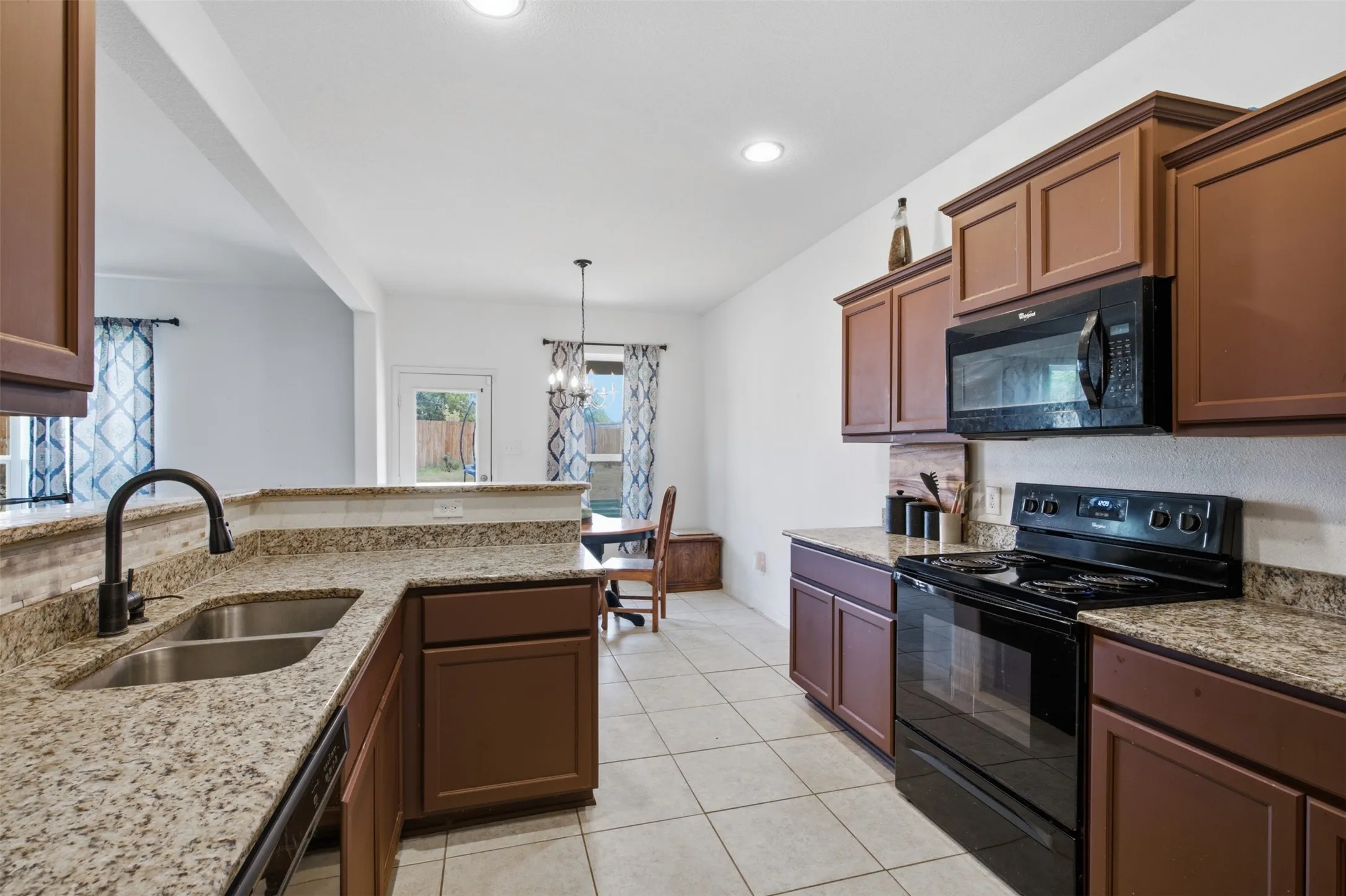 Single Family Residence For Sale in Denton County , 16 Kramer Court, Sanger, Texas 76266, 4 Bedroom, 3 Bathroom, 2 Garage spaces, 2,255 Sqft, built in 2016, mls#21380109, Real Estate Agent in Sanger, Homes For Sale in Denton county, Homes For Sale in Sanger, Realtor in Sanger Texas, Real Estate Brokerage Independent Realty Texas, Luminita Cordes Realtor