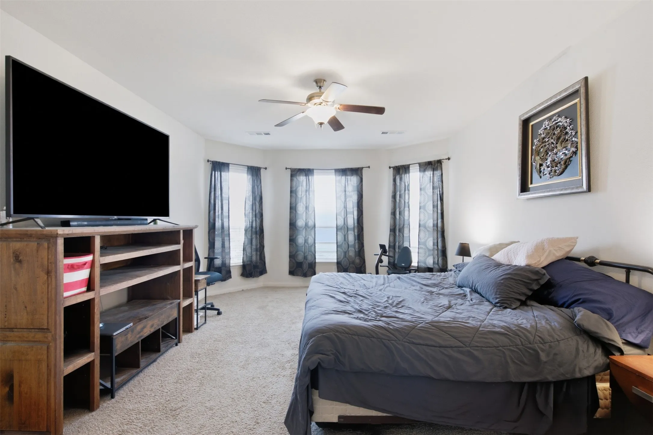 Single Family Residence For Sale in Denton County , 16 Kramer Court, Sanger, Texas 76266, 4 Bedroom, 3 Bathroom, 2 Garage spaces, 2,255 Sqft, built in 2016, mls#21380109, Real Estate Agent in Sanger, Homes For Sale in Denton county, Homes For Sale in Sanger, Realtor in Sanger Texas, Real Estate Brokerage Independent Realty Texas, Luminita Cordes Realtor